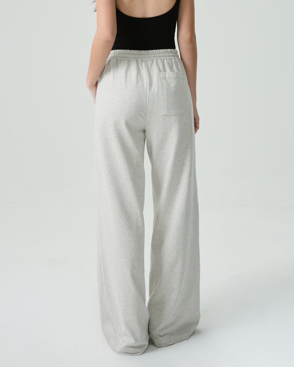 Decouvrir - Drawstring Sweatpants in Light Grey