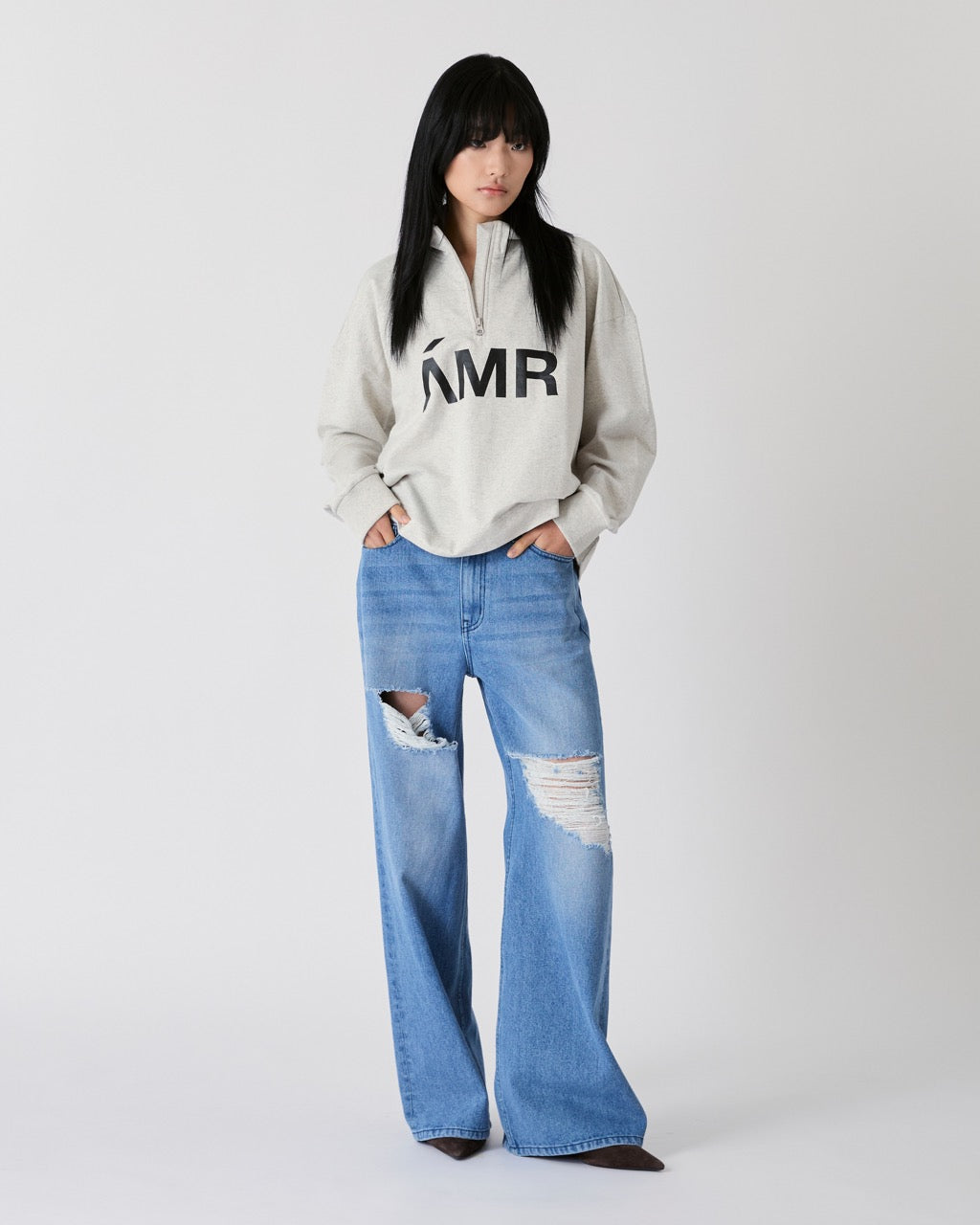 Découvrir - AMR Logo Zip Collar Sweater in Light Grey