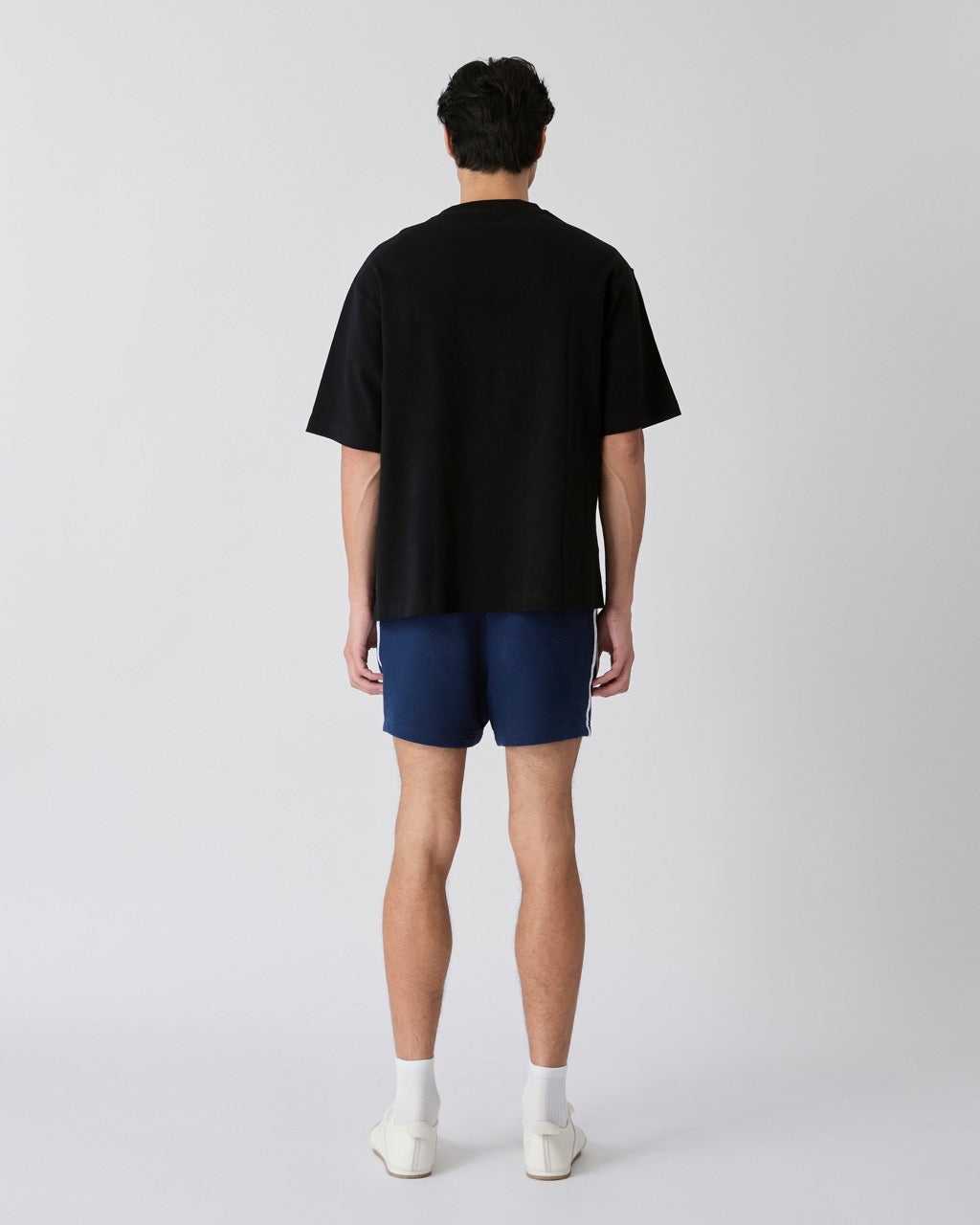 Decouvrir - AMR Mini Logo T-Shirt in Black