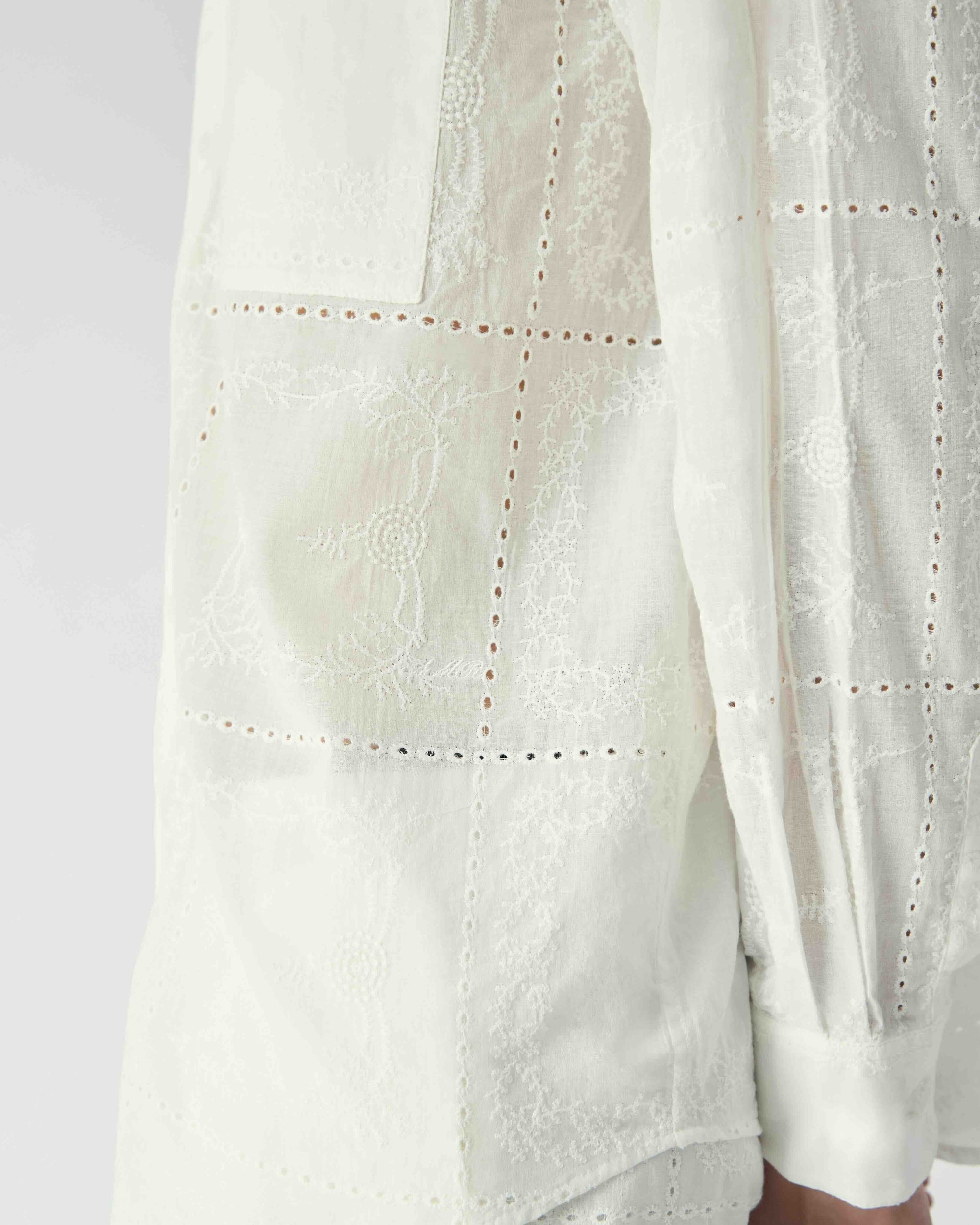 Le soleil d'ete - Embroidered Oversized Shirt in White