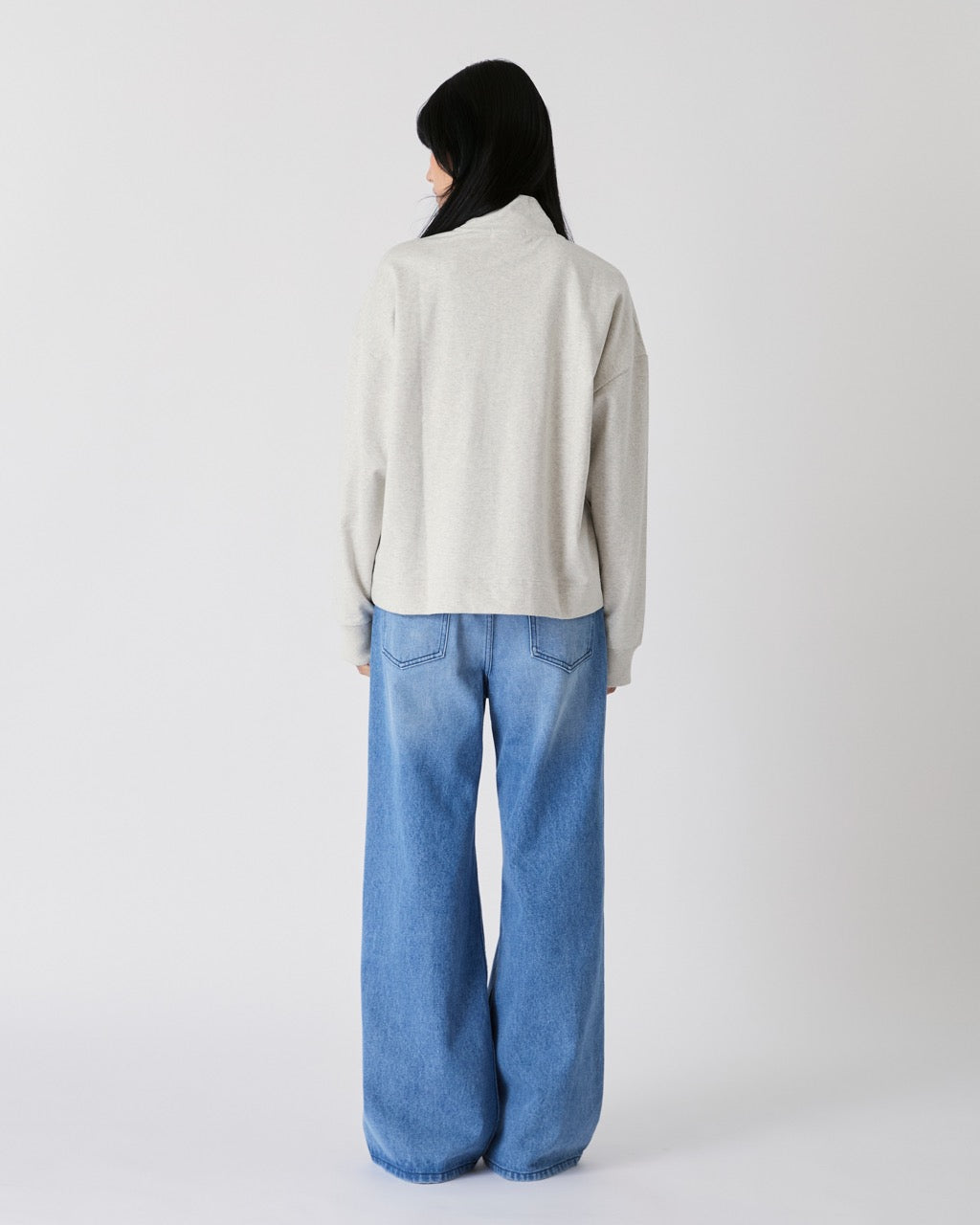 Découvrir - AMR Logo Zip Collar Sweater in Light Grey