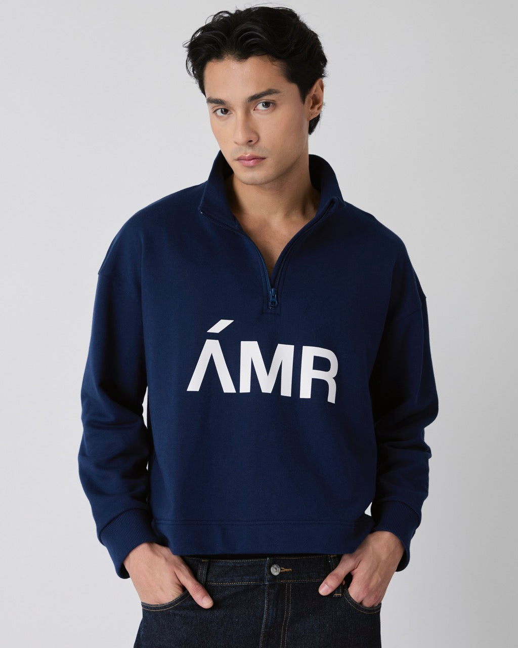 Découvrir - AMR Logo Zip Collar Sweater in Navy