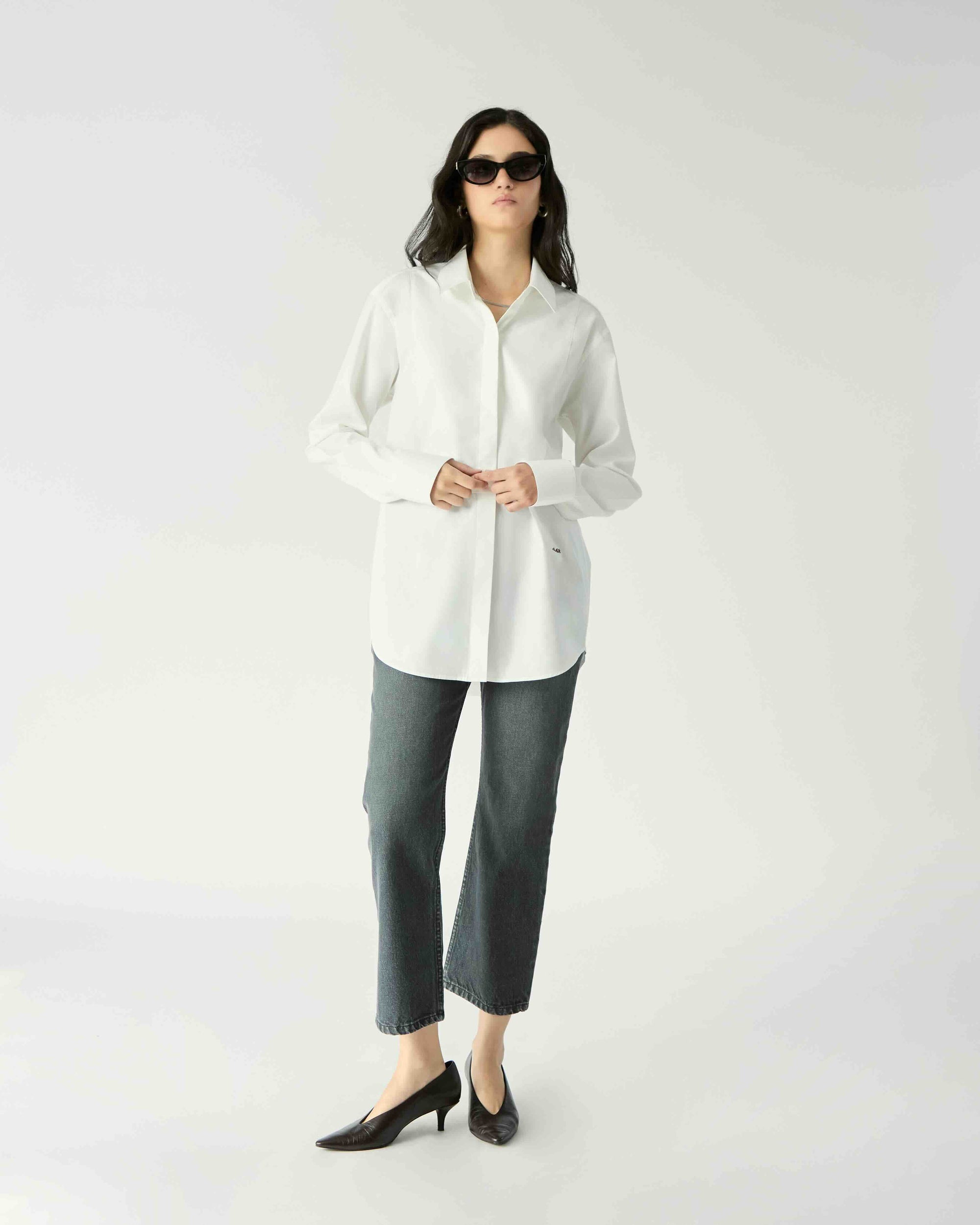 Le soleil d'ete - Tailored Tuxedo Shirt in White