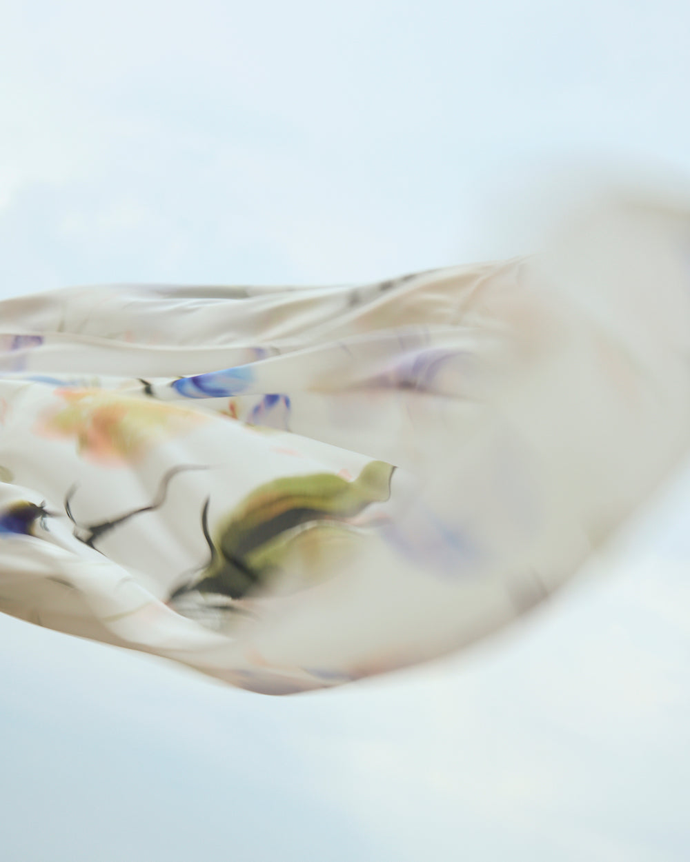 Le soleil d'ete - AMR Abstract Floral Scarf