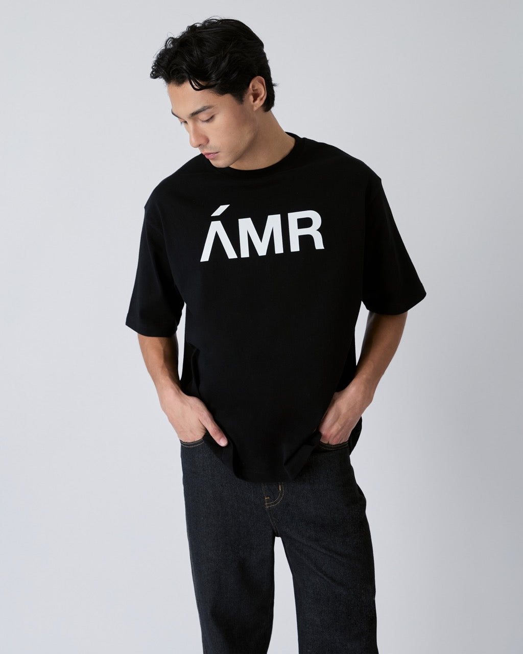 Découvrir - AMR Logo T-Shirt in Black
