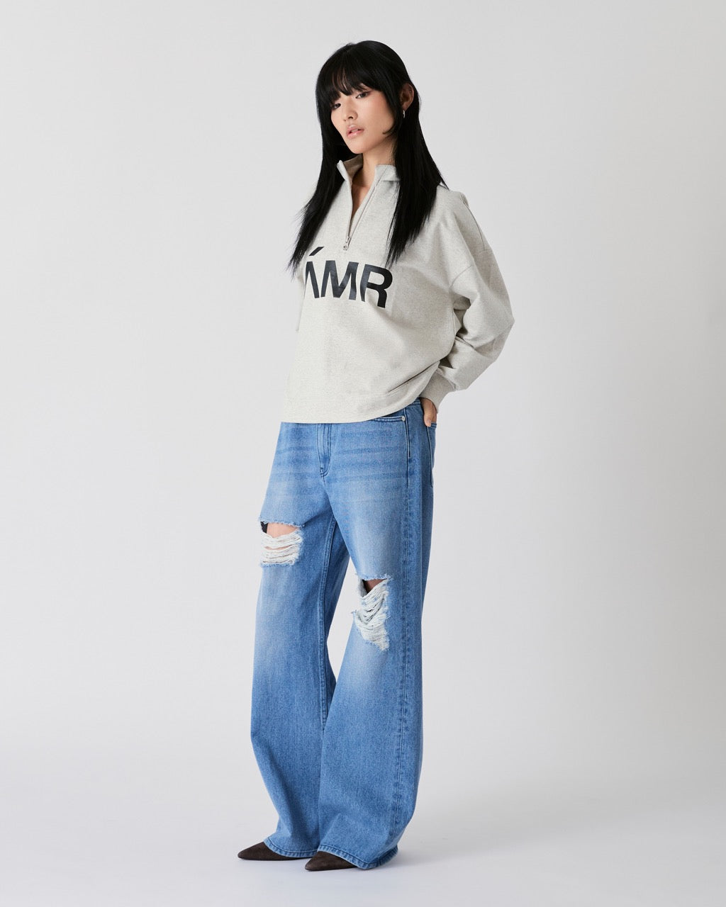 Découvrir - AMR Logo Zip Collar Sweater in Light Grey