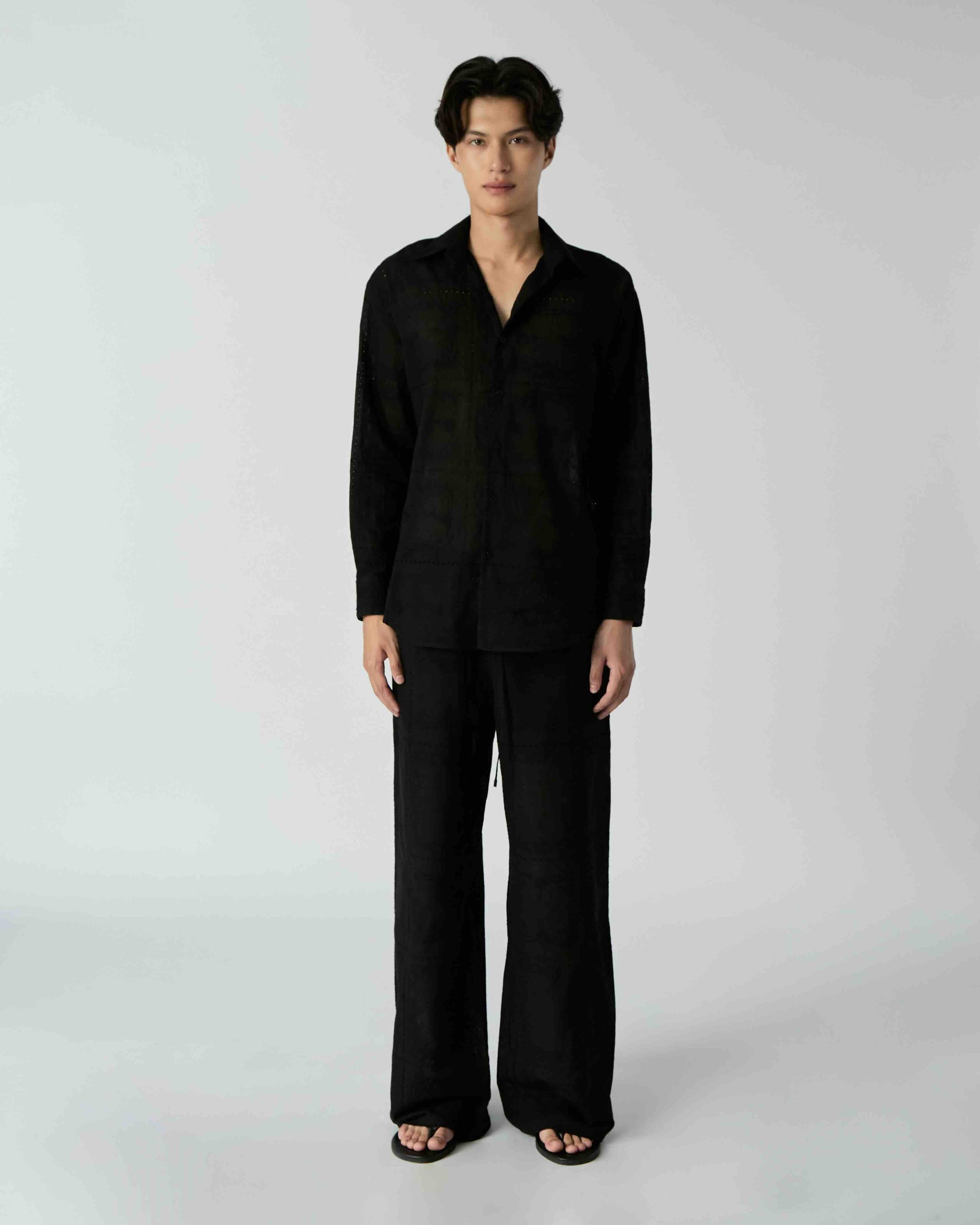 Le soleil d'ete - Embroidered Drawstring Trousers in Black