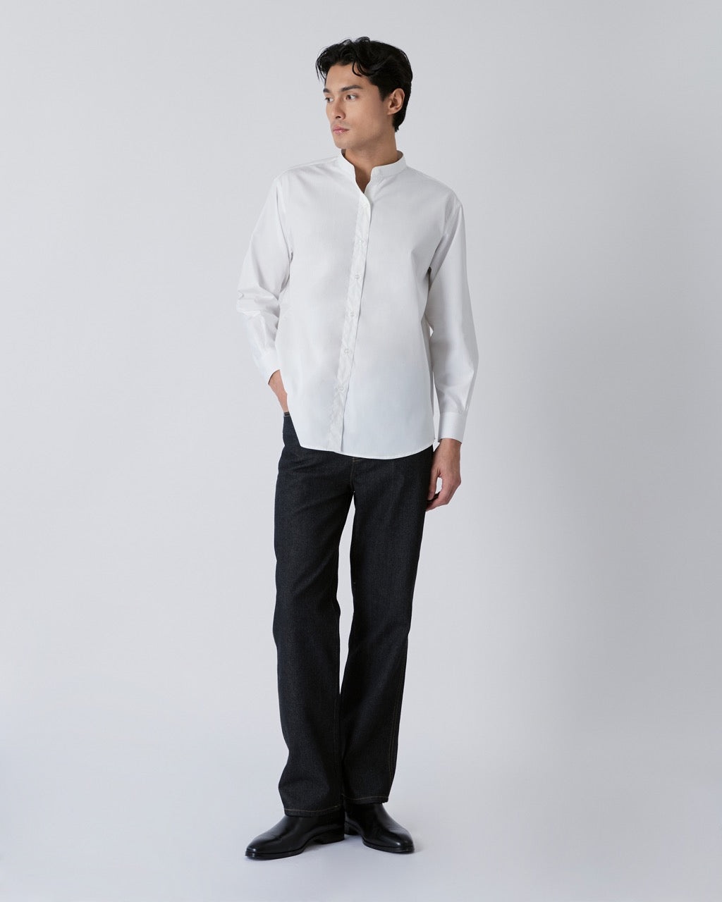 Découvrir - Monk Collar Cotton Shirt in White