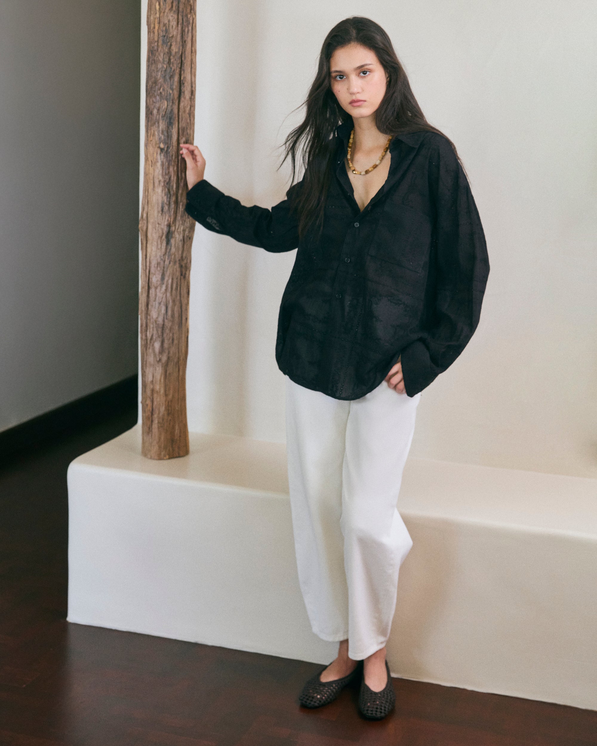 Le soleil d'ete - Embroidered Oversized Shirt in Black