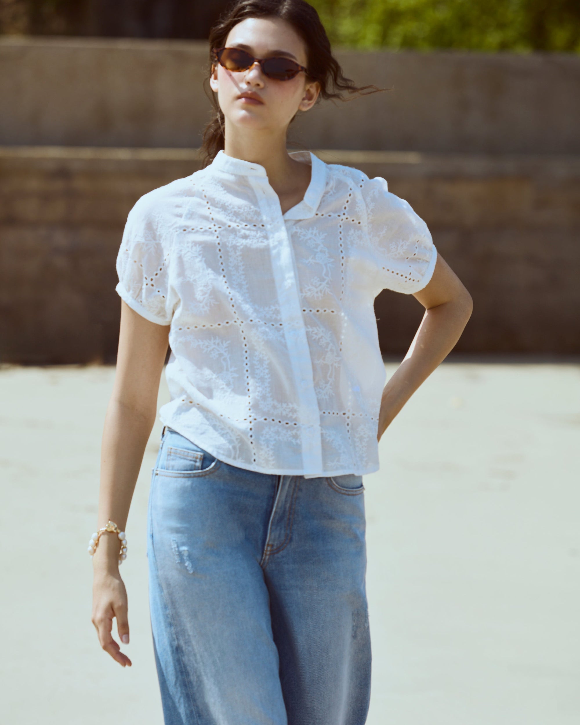 Le soleil d'ete - Grandad Embroidered Short Sleeve Shirt in White