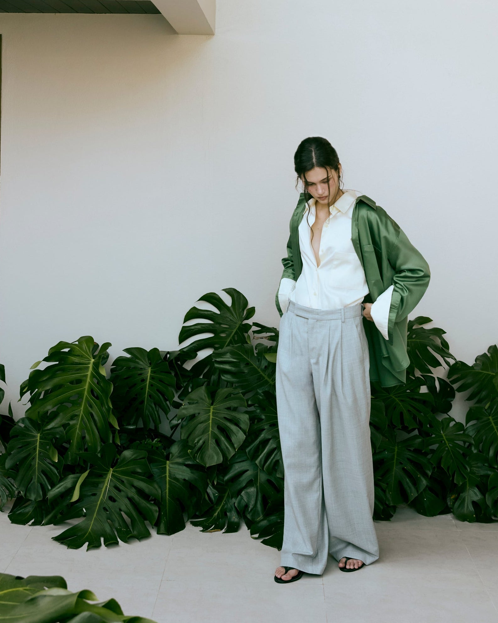 Le soleil d'ete - Double Pleated Trousers in Light Grey