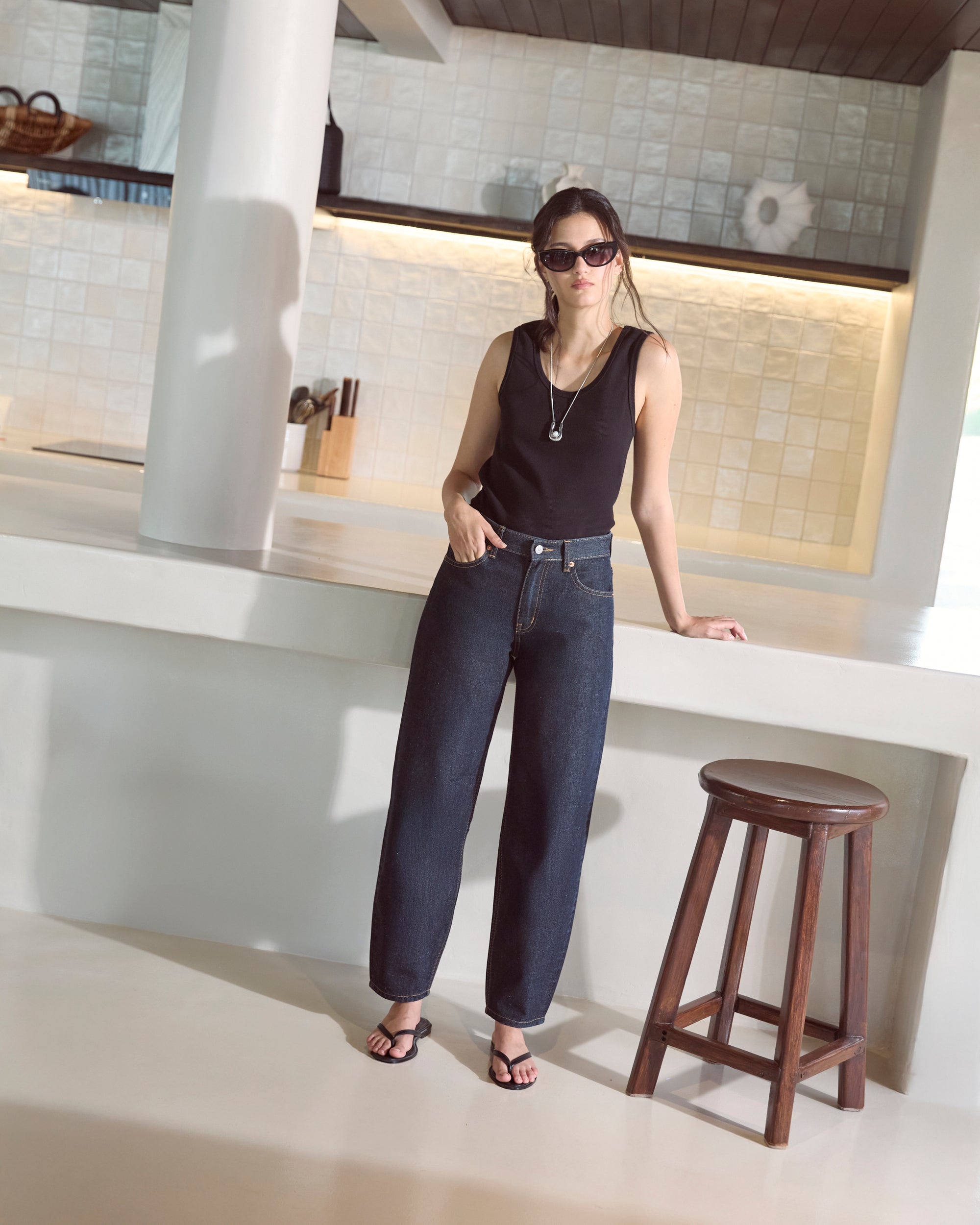 Le soleil d'ete - Low Rise Balloon Jeans in Raw Denim