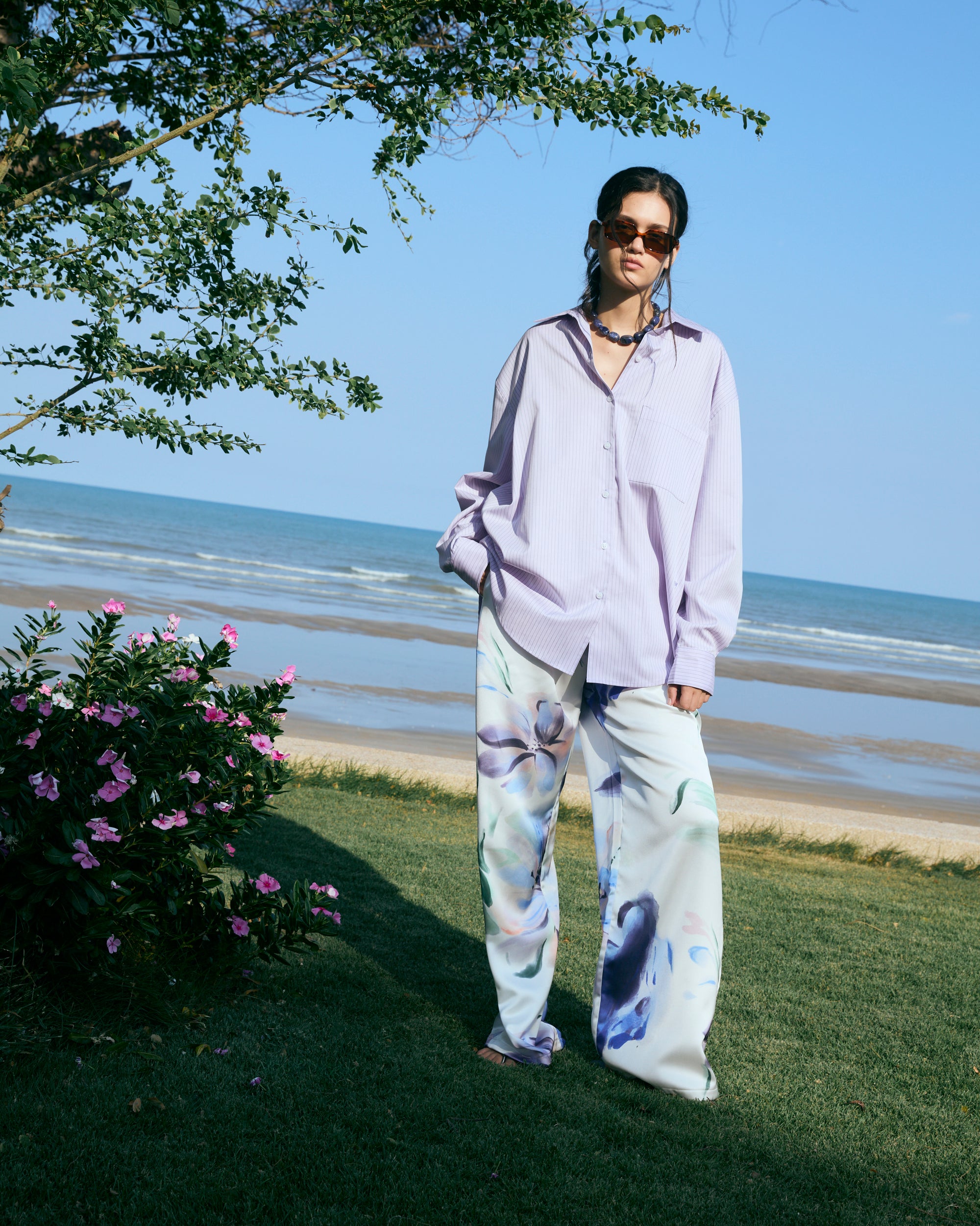 Le soleil d'ete - Drawstring Satin Trousers in Abstract Floral