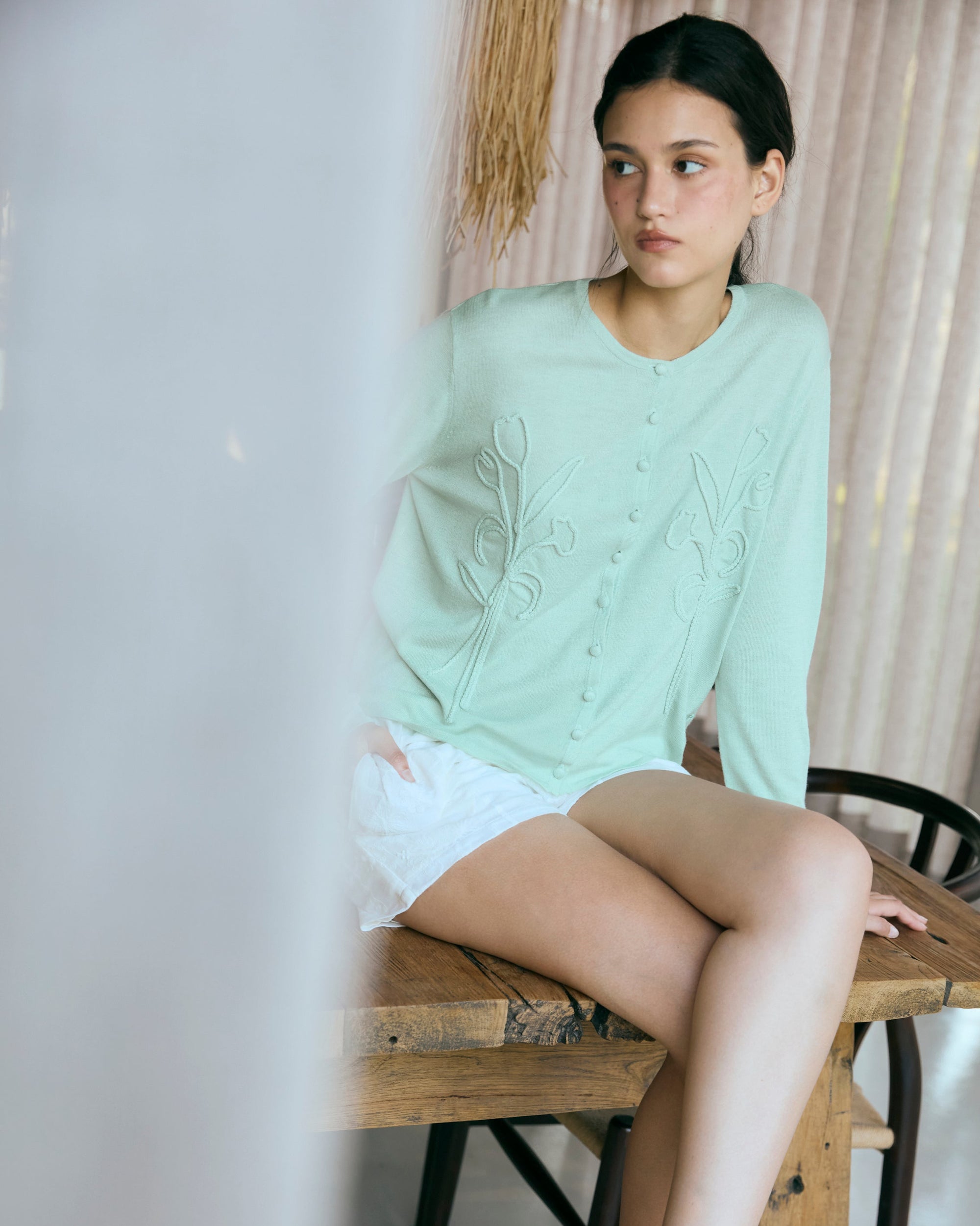 Le soleil d'ete - AMR Embroidered Floral Cardigan in Light Green