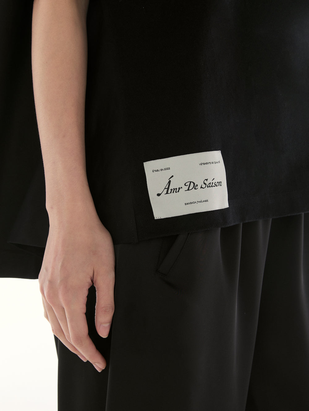 Le Fauve - AMR Back Pleated T-Shirt in Black