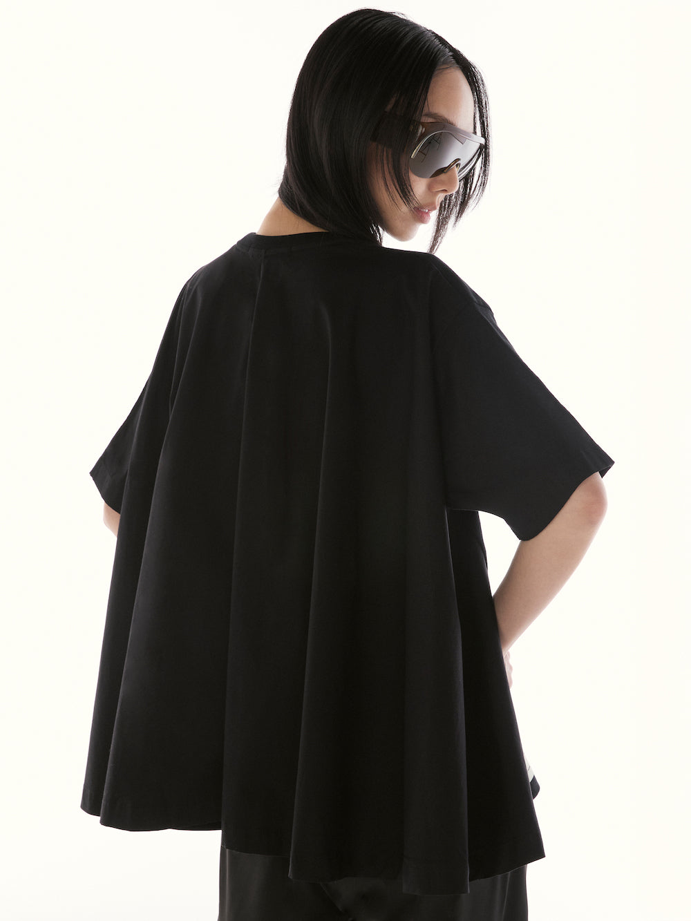Le Fauve - AMR Back Pleated T-Shirt in Black