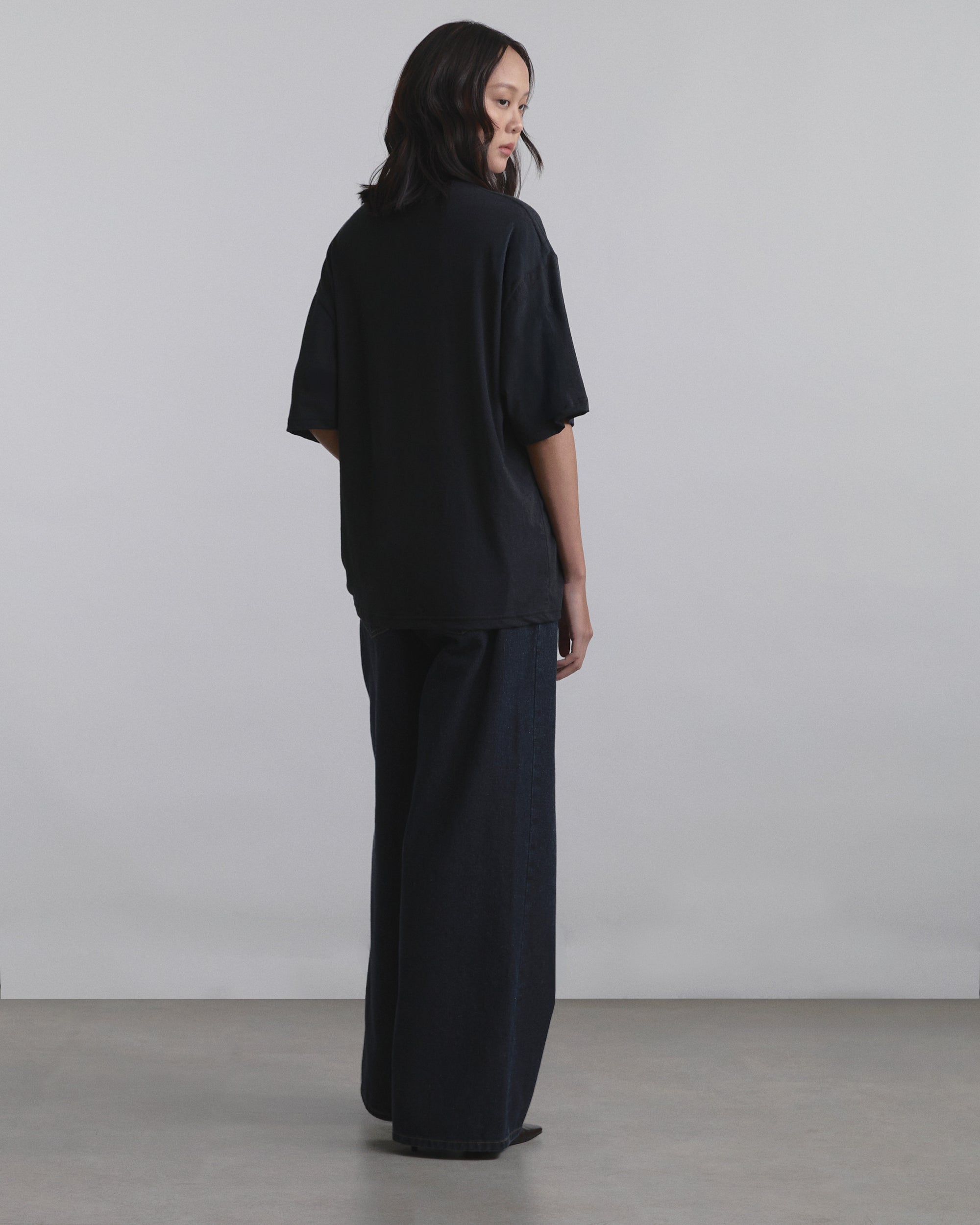 Wardrobe I - AMR Hand Writing Logo Hemp Box Fit T-Shirt in Black