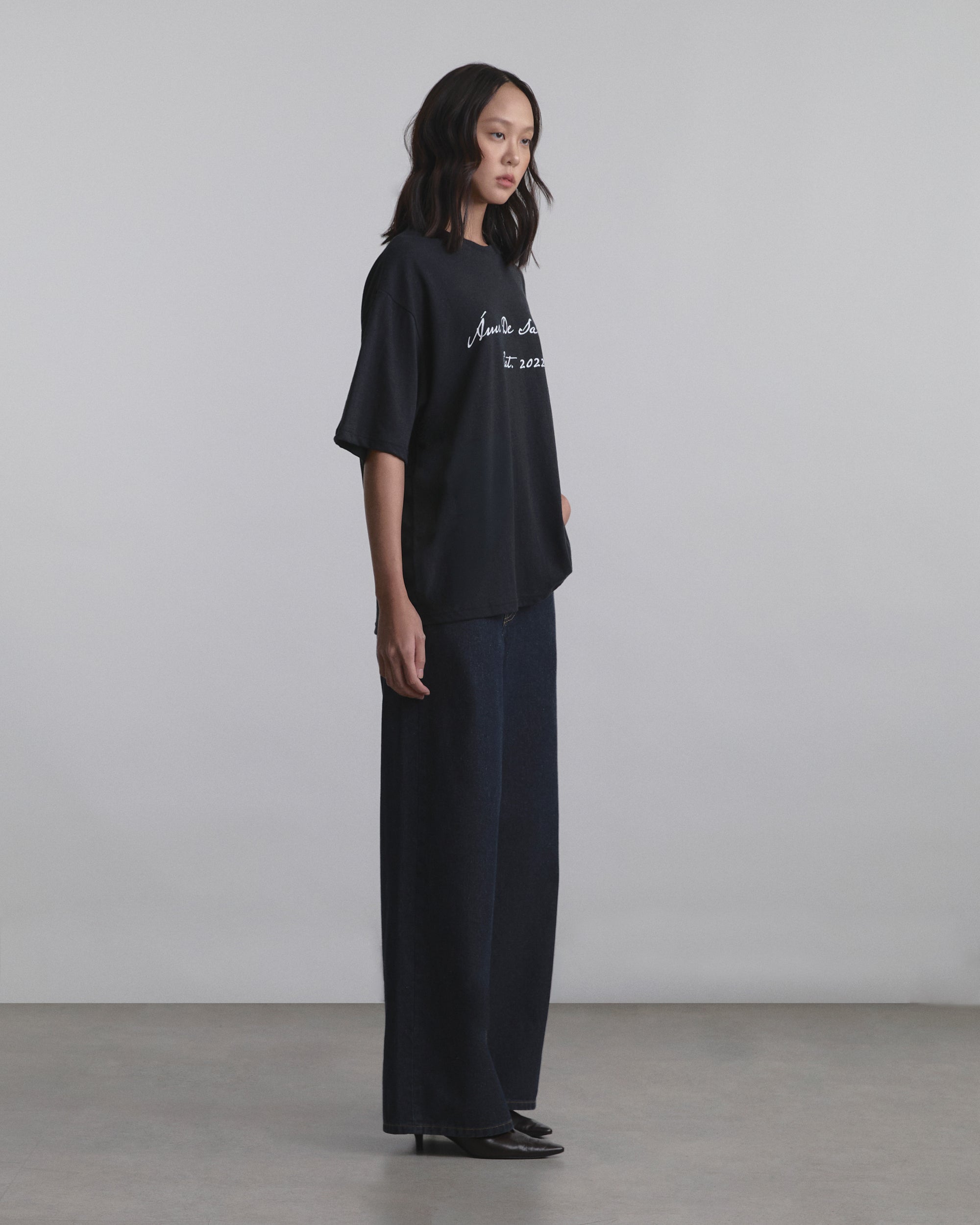 Wardrobe I - AMR Hand Writing Logo Hemp Box Fit T-Shirt in Black