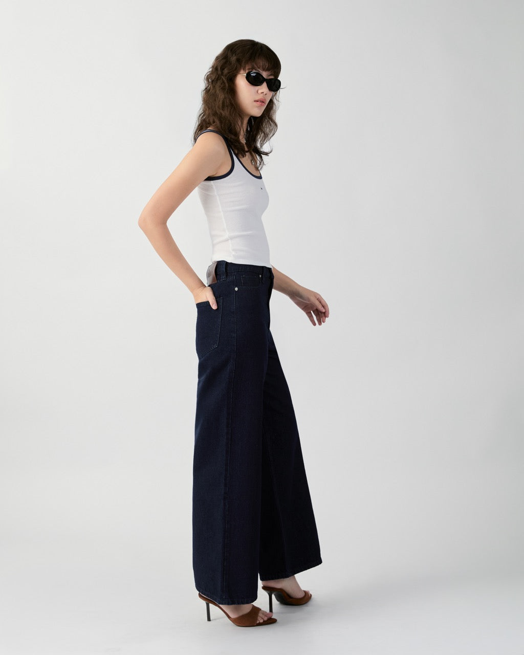 En Couleurs - AMR Ringer Tank Top in White Navy