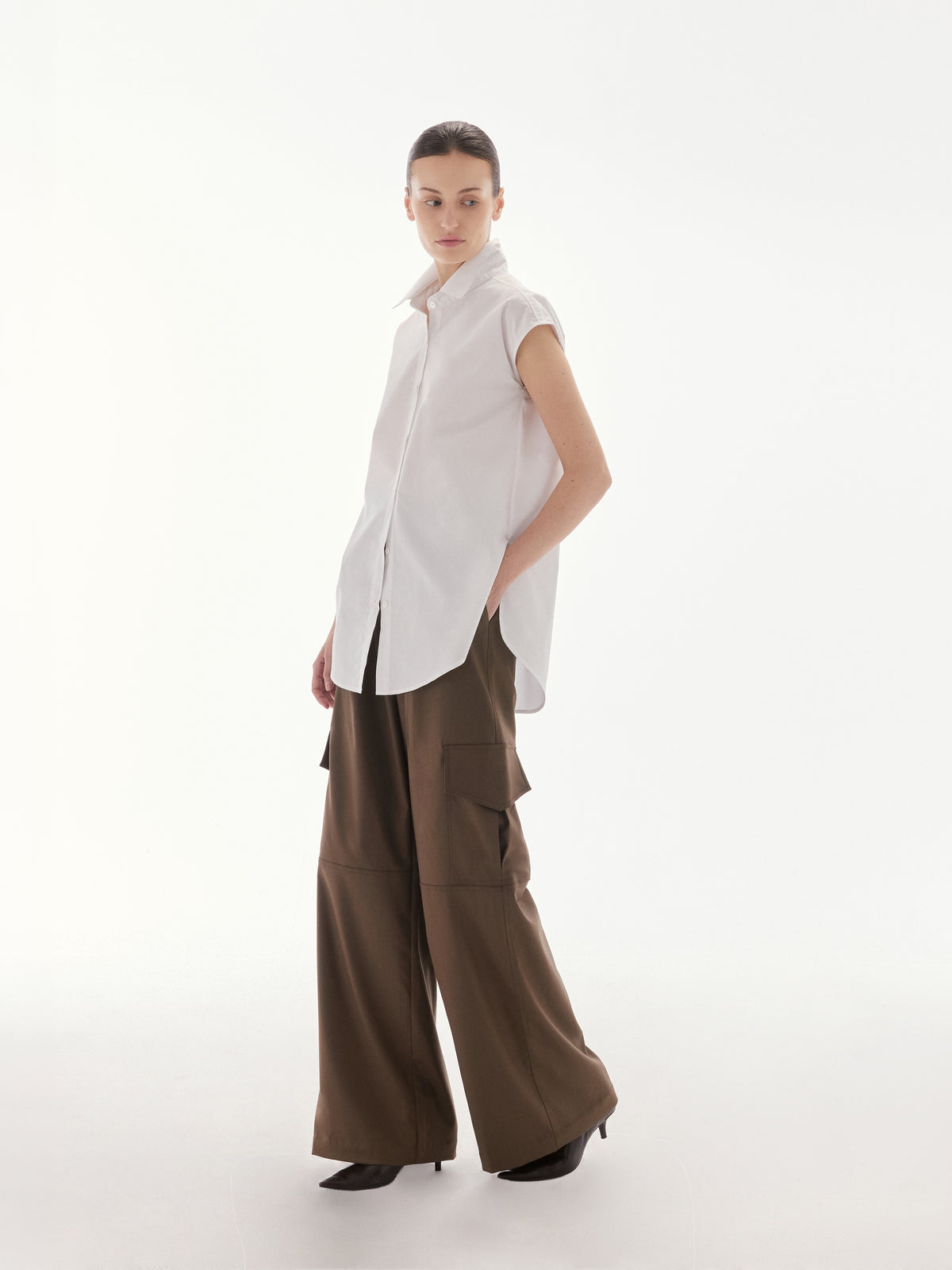 Wardrobe lll - AMR Sleeveless Shirt in Poplin White