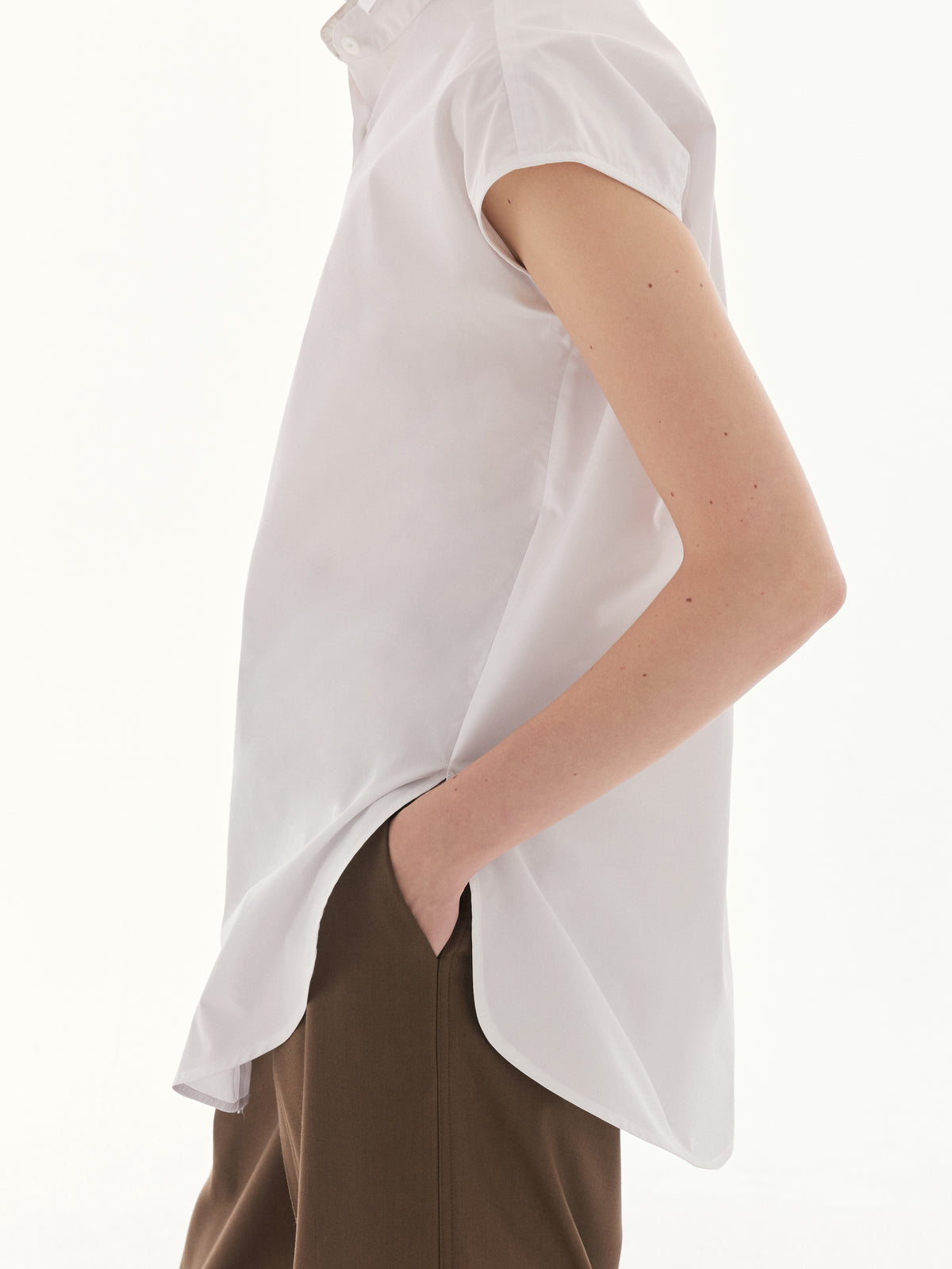 Wardrobe lll - AMR Sleeveless Shirt in Poplin White