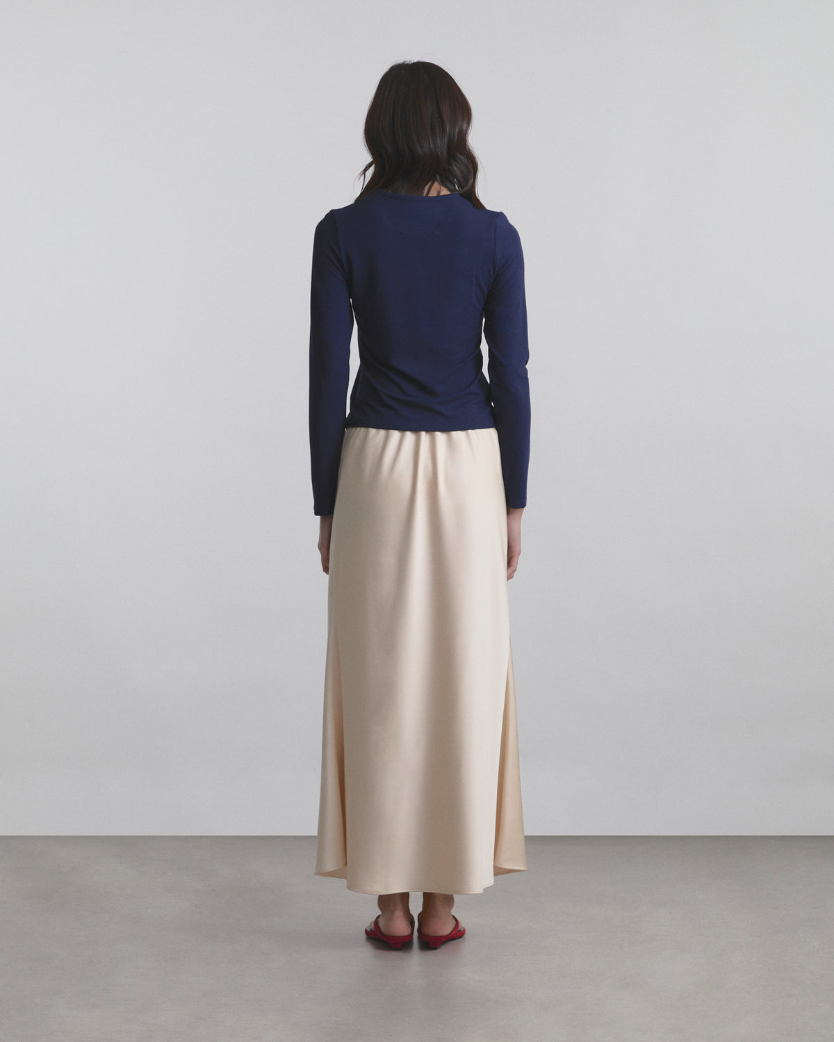 Wardrobe II - AMR Slim Fit V-neck Long Sleeve in Navy Blue
