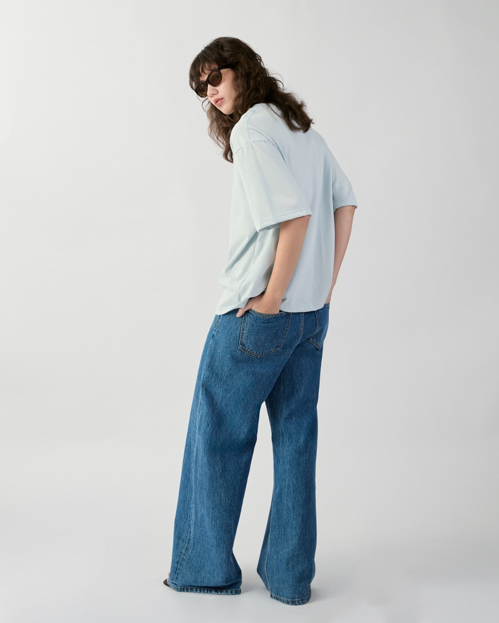 En Couleurs - AMR Logo Embroidery Oversized T-Shirt (Relaxed) in Light Blue