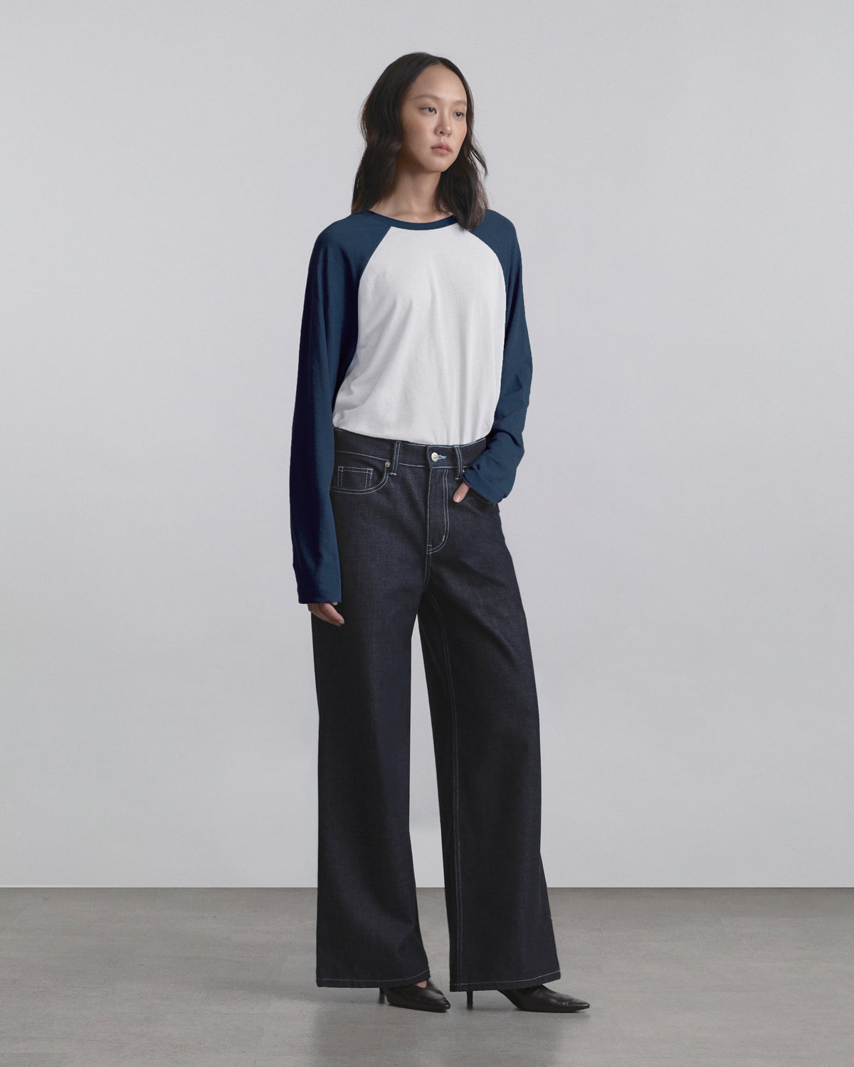 Wardrobe II - AMR 90s Baggy Jeans in Dark Blue (Blue Stitch)