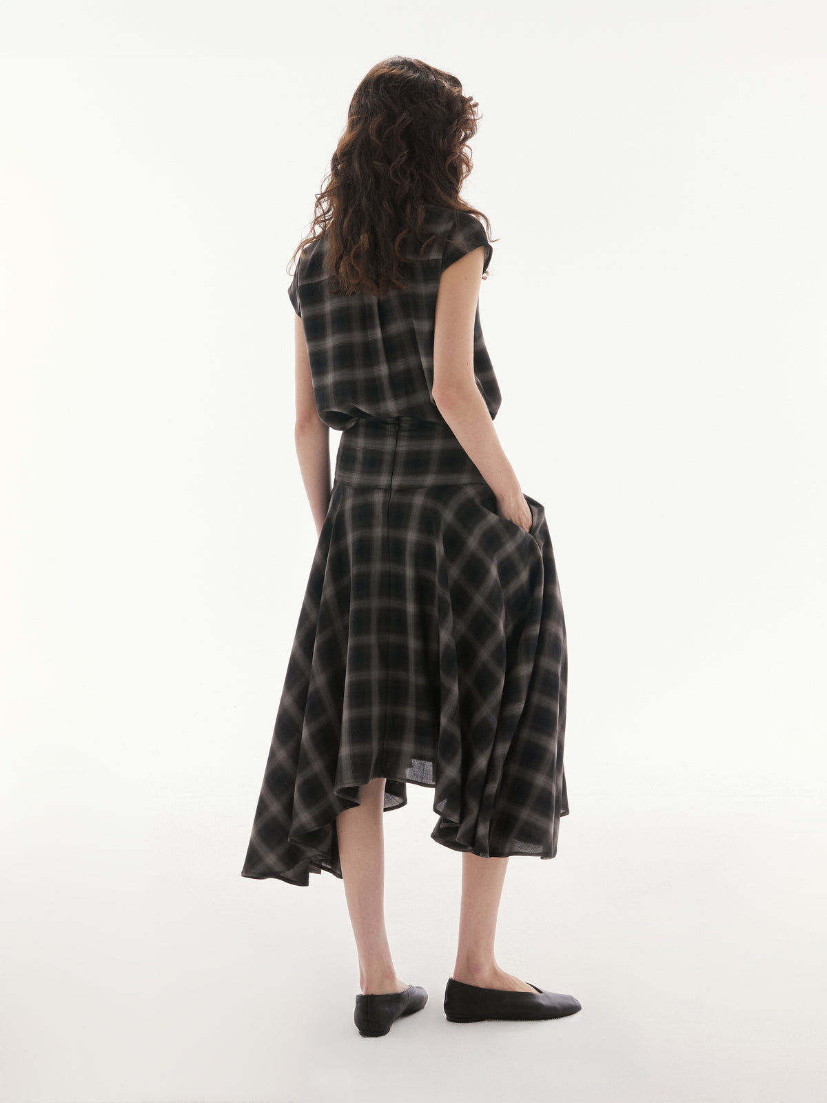 Wardrobe lll - AMR Sleeveless Shirt in Tartan Brown