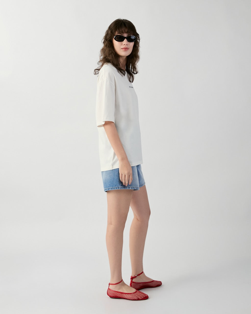 En Couleurs - AMR Logo Embroidery Oversized T-Shirt (Relaxed) in White