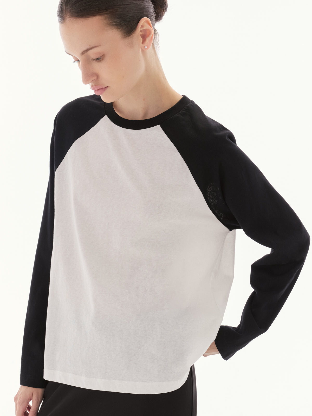 Wadrobe III - AMR Cotton Slub Raglan Long Sleeve T-Shirt in White/Black