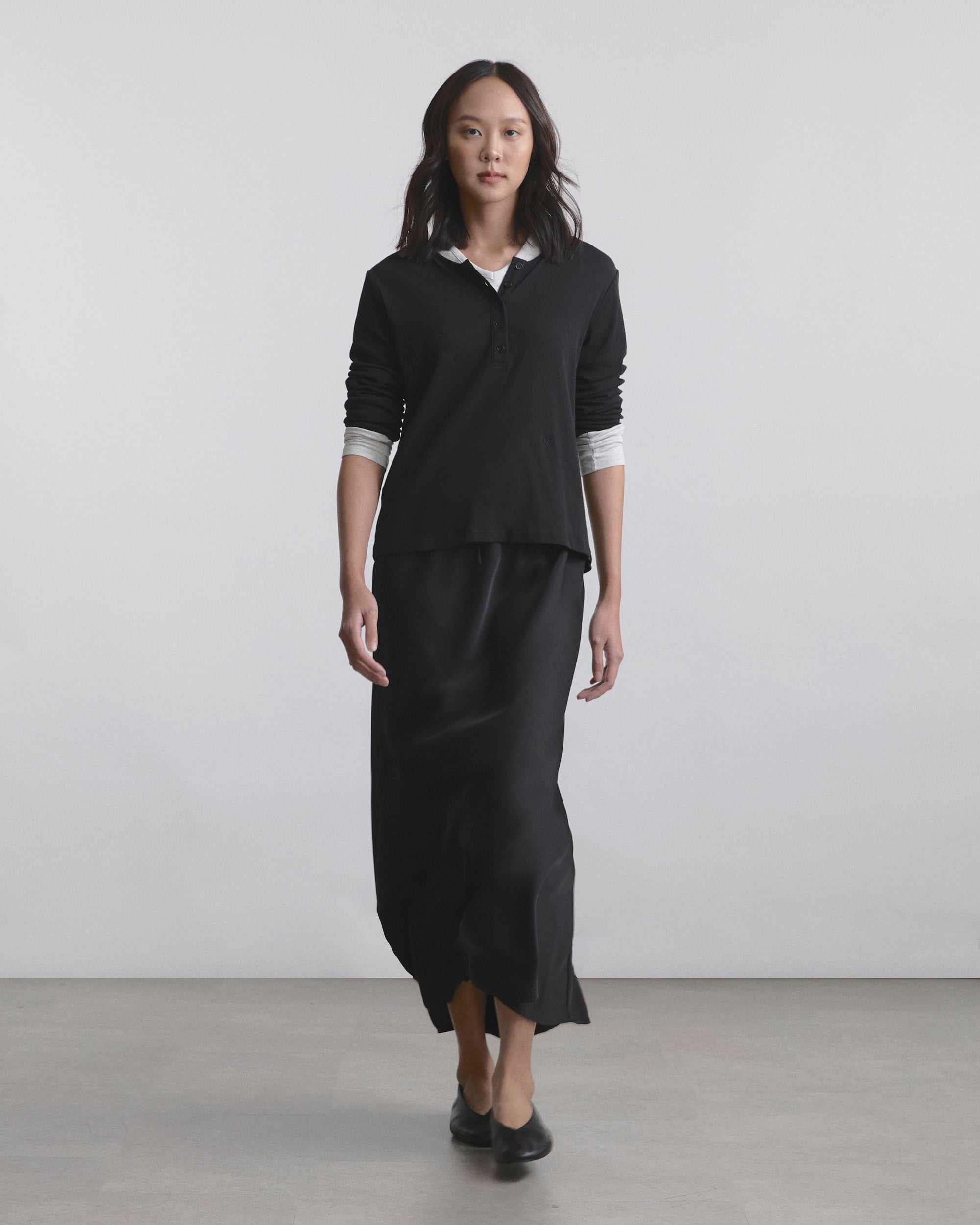 Wardrobe I - AMR Lightweight Cotton Long-sleeve Henley in Black