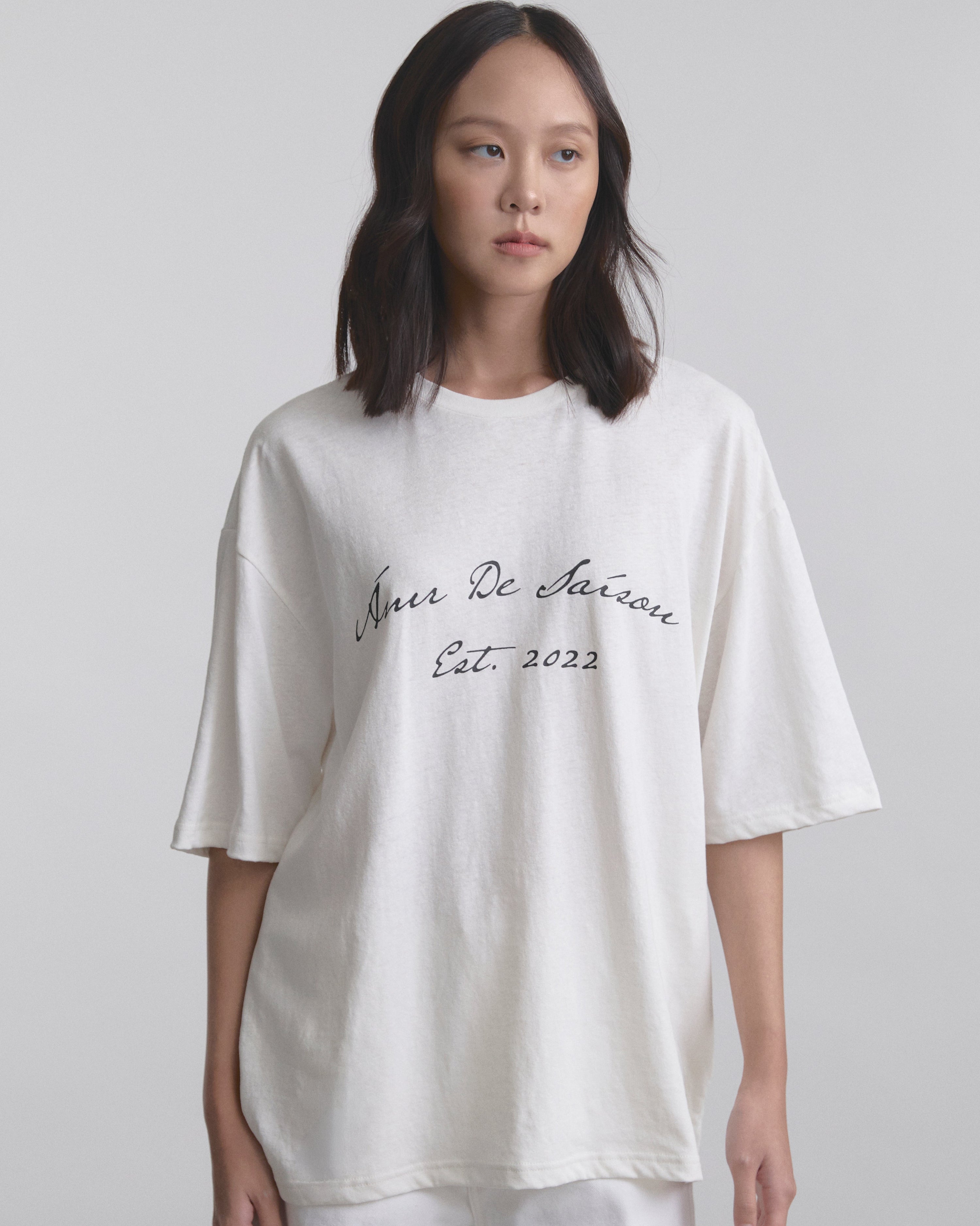 Wardrobe I - AMR Hand Writing Logo Hemp Box Fit T-Shirt in Off White