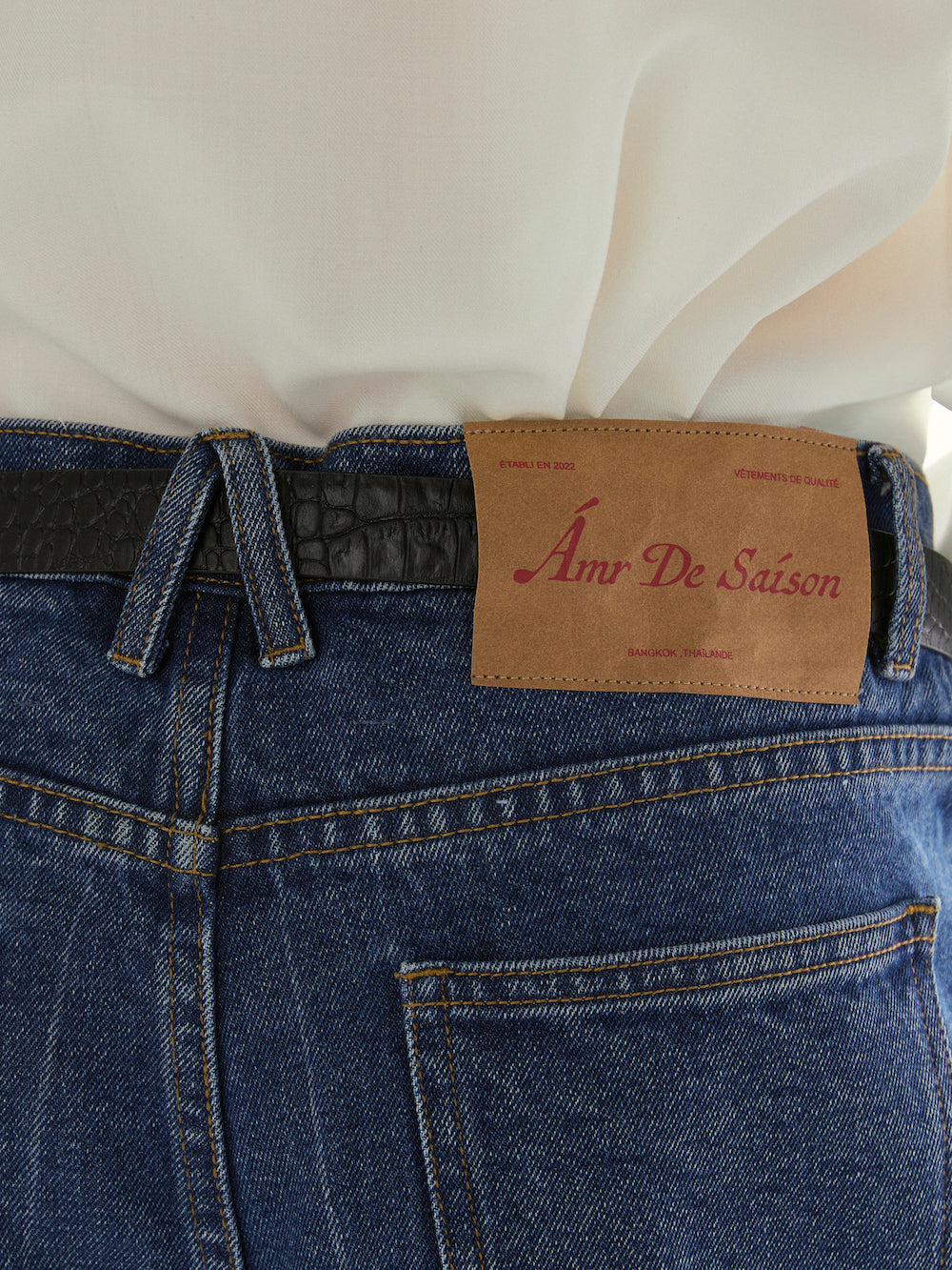 Le Fauve - AMR Boyfriends Pleated Jeans in Blue