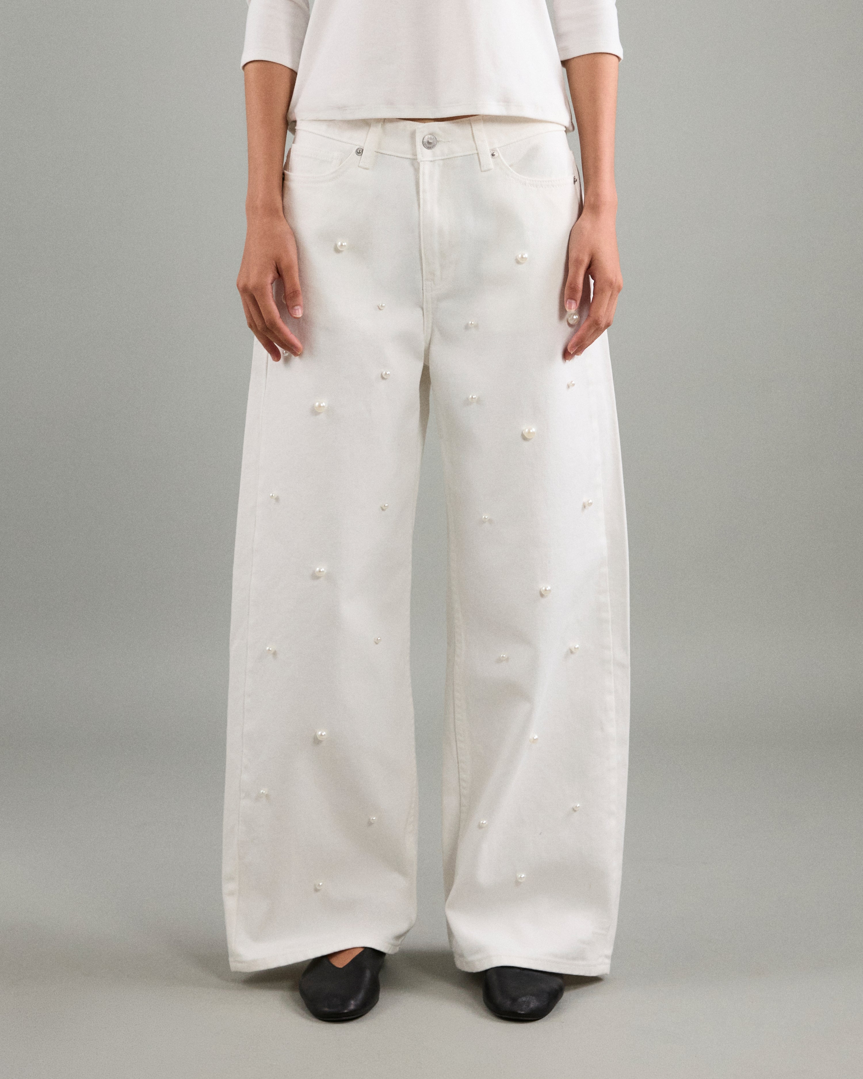 AMR Handcrafted - AMR 90s Baggy Jeans Pearl Hand Embroidery in White