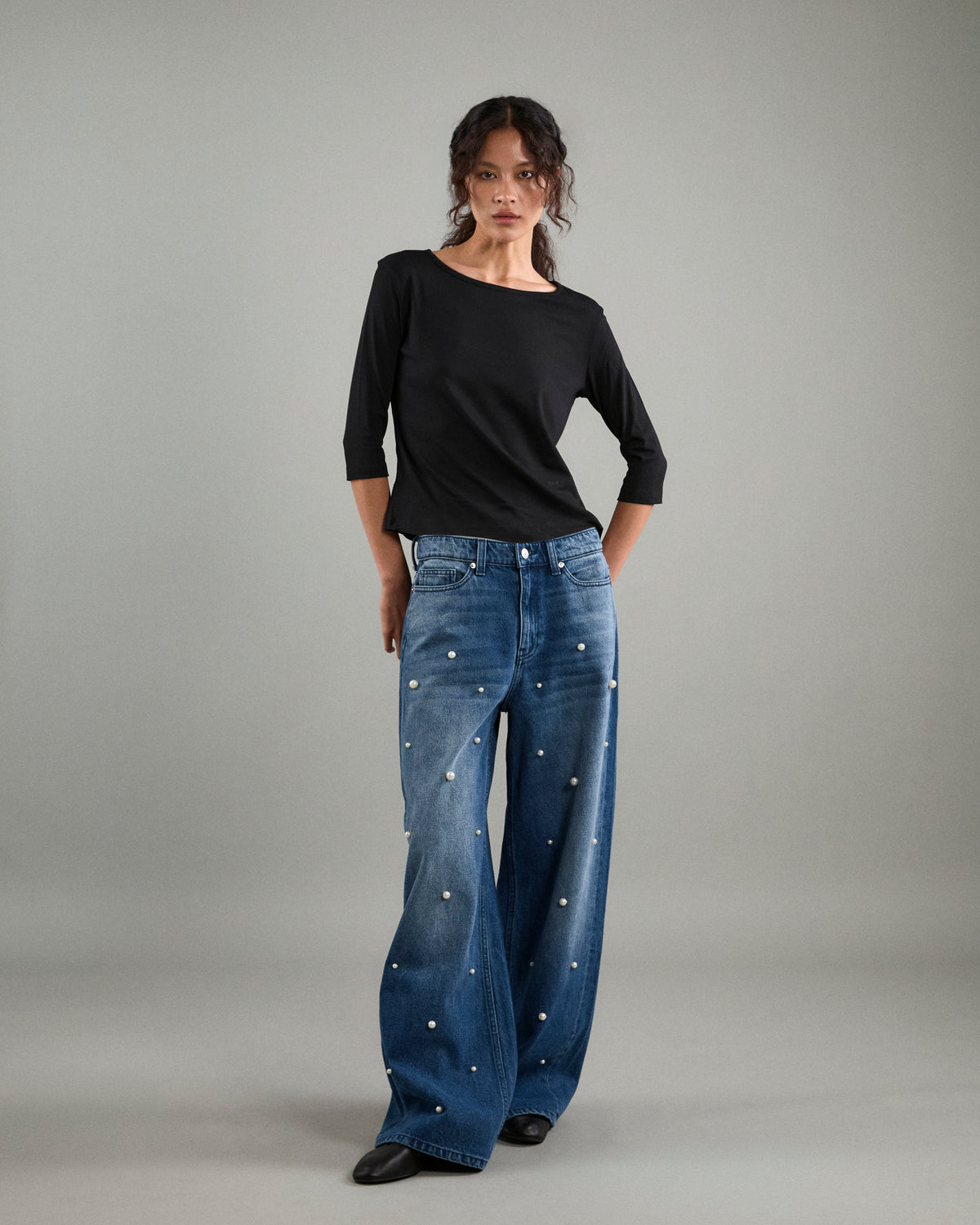 AMR Handcrafted - AMR 90s Baggy Jeans Pearl Hand Embroidery in Dark Blue Wash