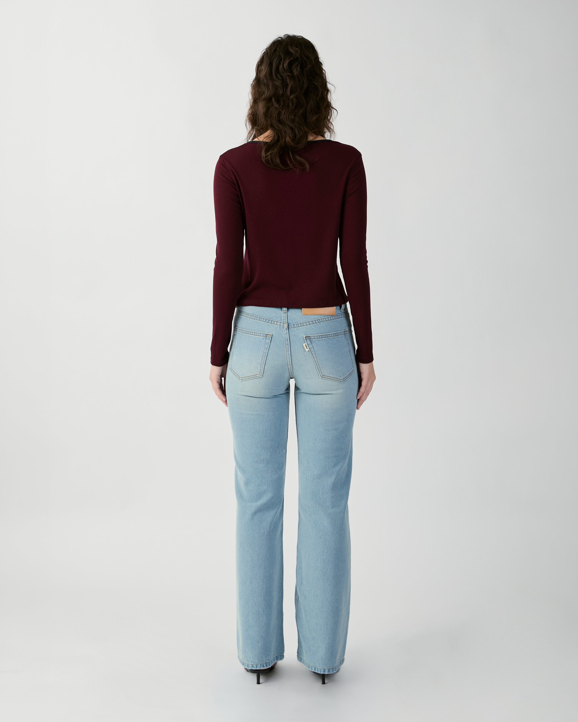 En Couleurs - AMR Low Rise Bootcut Jeans (Women) in Light Blue Wash