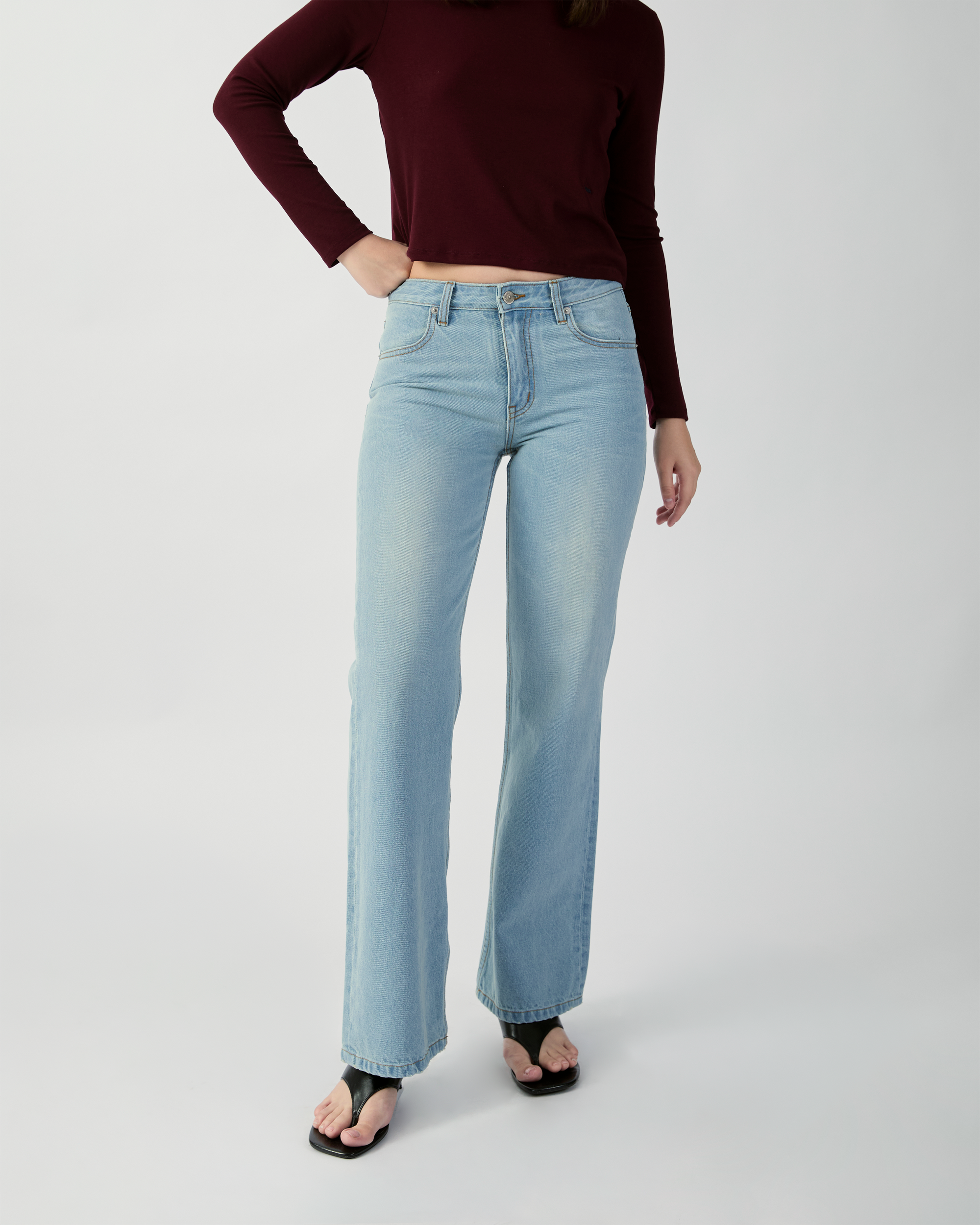 En Couleurs - AMR Low Rise Bootcut Jeans (Women) in Light Blue Wash