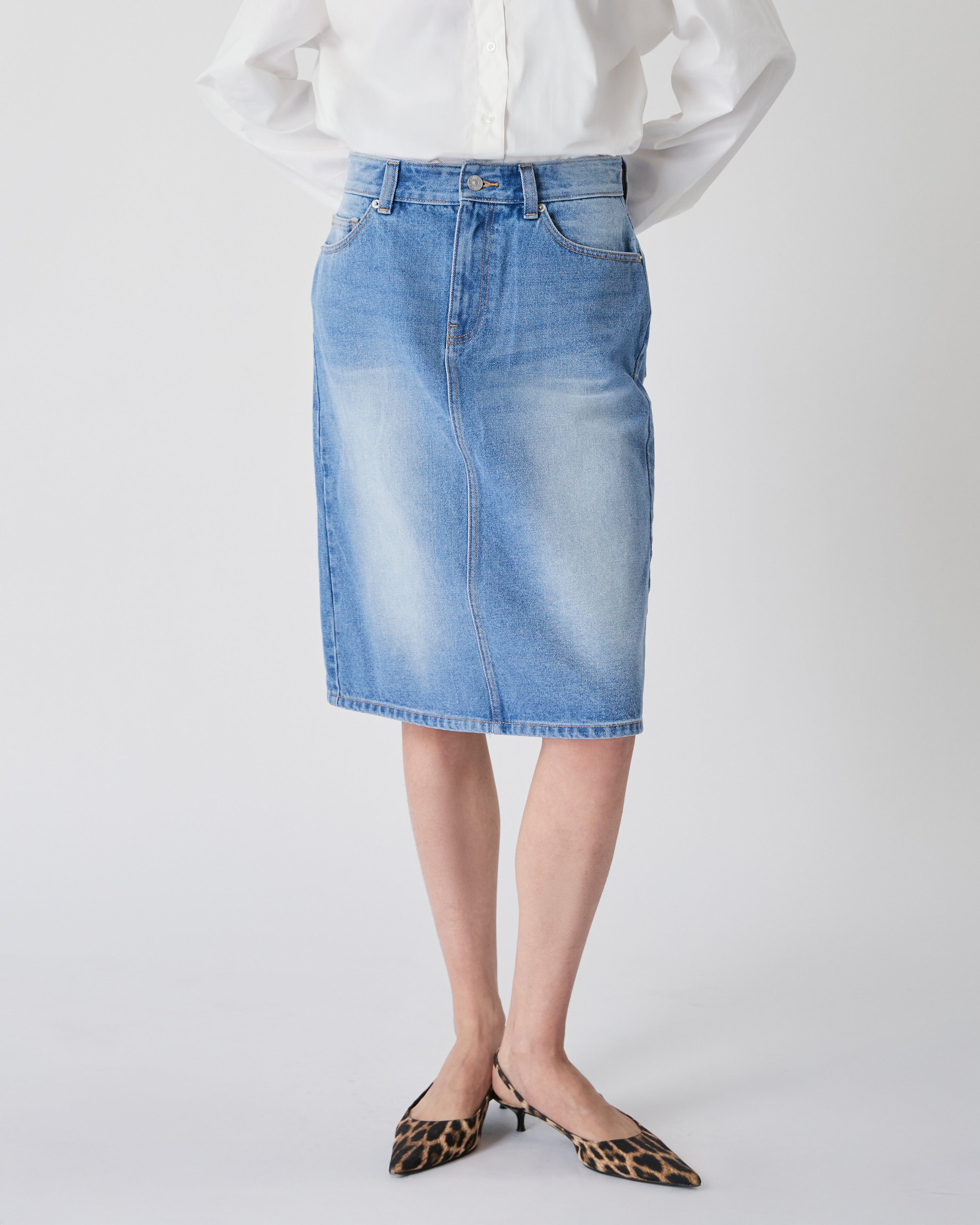 Découvrir - Midi Denim Skirt in Light Blue Vintage Wash