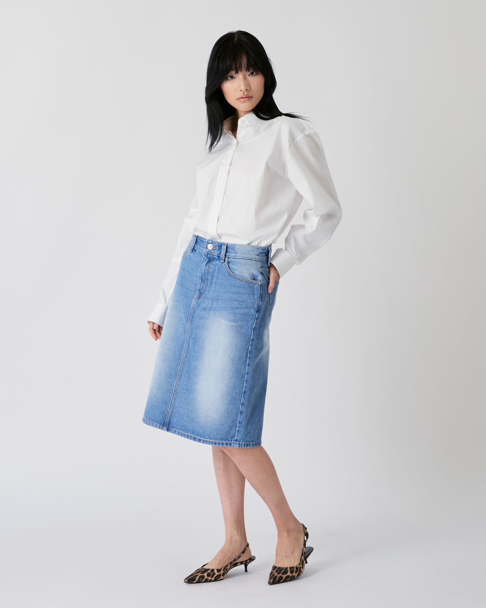 Decouvrir - Midi Denim Skirt in Light Blue Vintage Wash