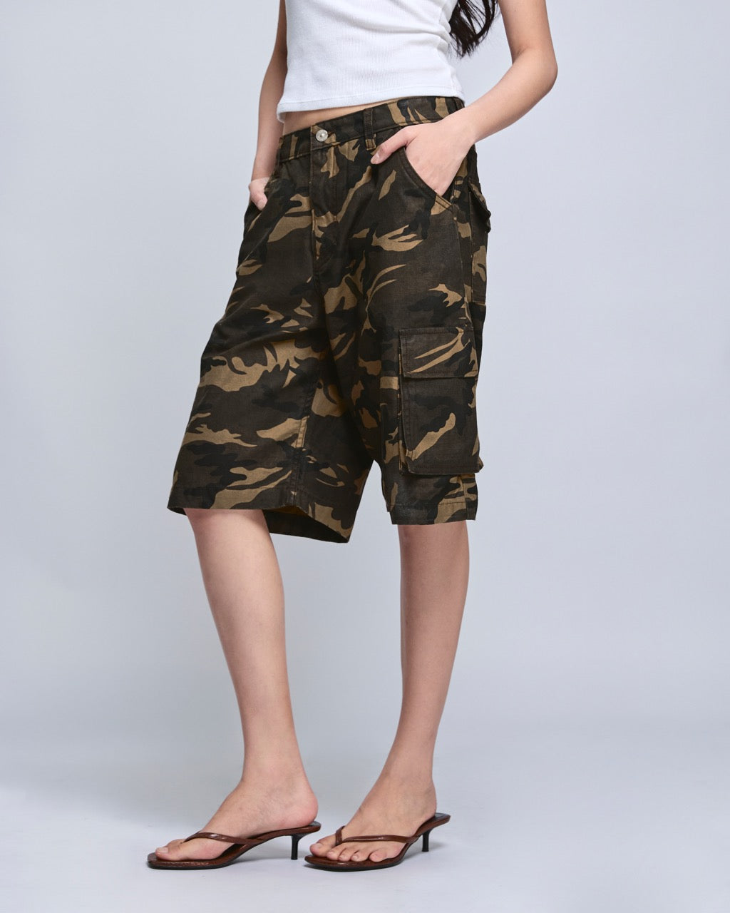 En Couleurs - AMR Cargo Shorts in Olive Camo