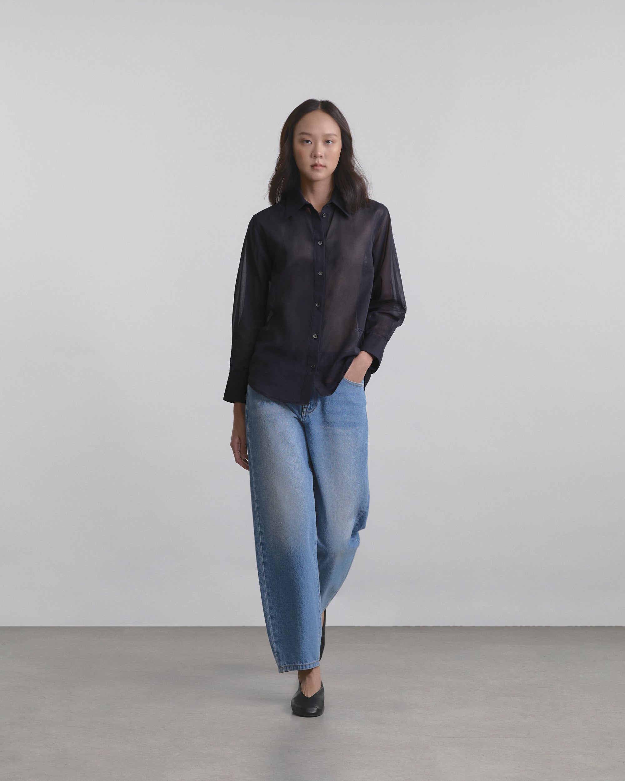 Wardrobe I - AMR Regular Thin Shirt in Dark Navy