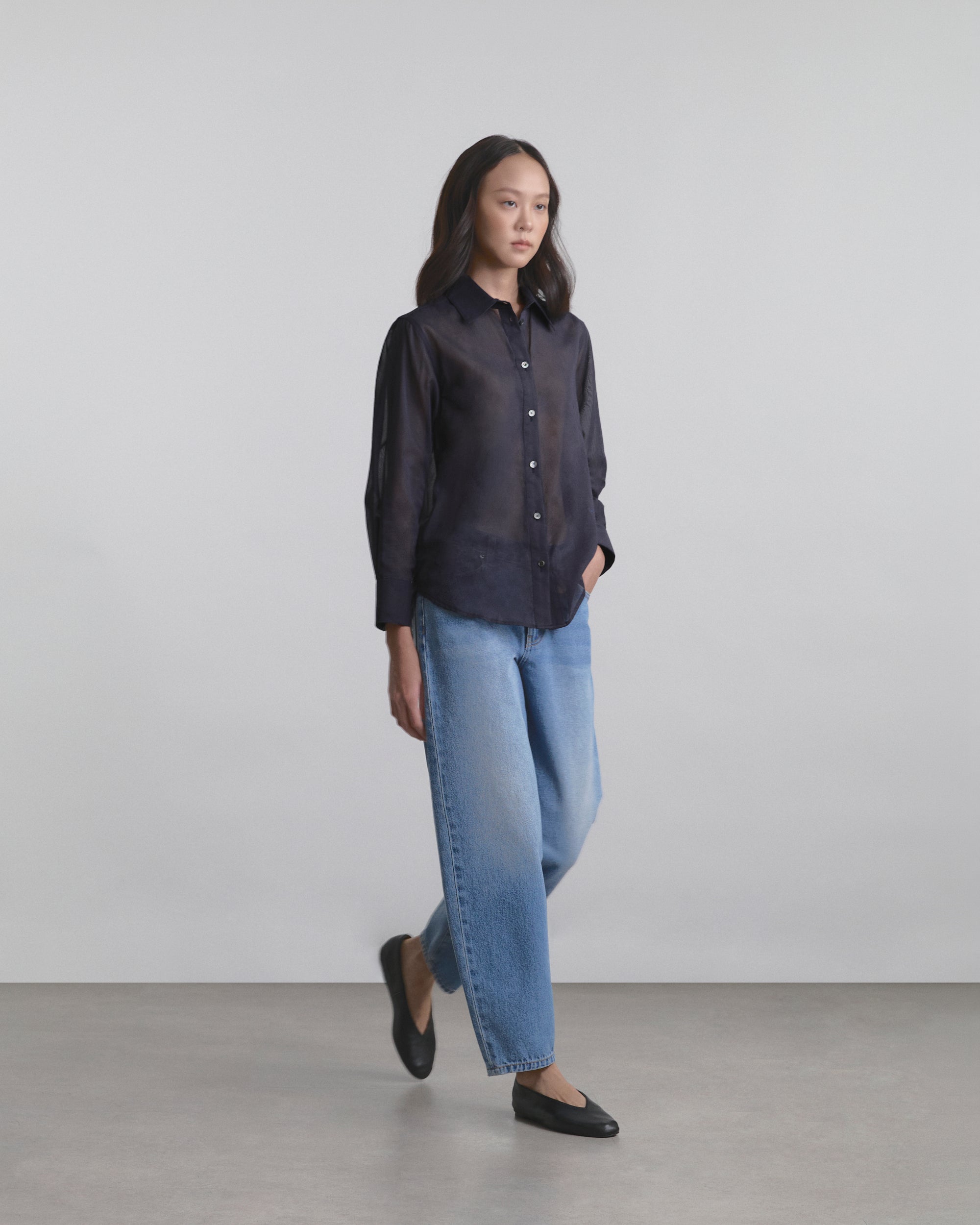 Wardrobe I - AMR Regular Thin Shirt in Dark Navy