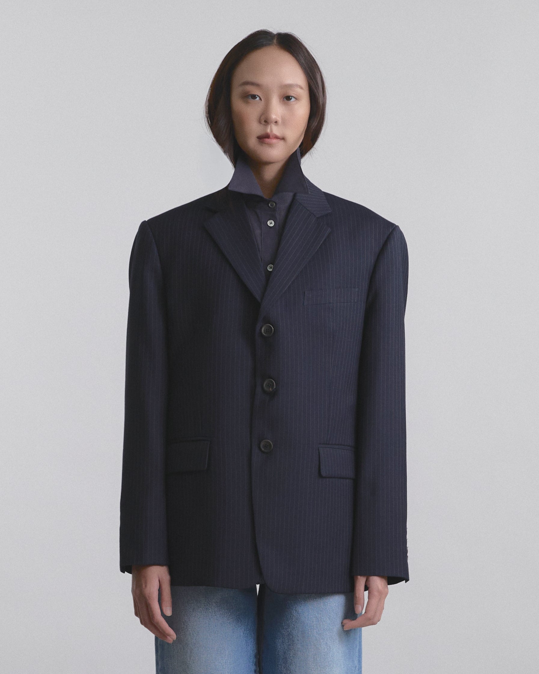 Wardrobe I - AMR Single-Breasted Blazer in Navy Blue Stripe