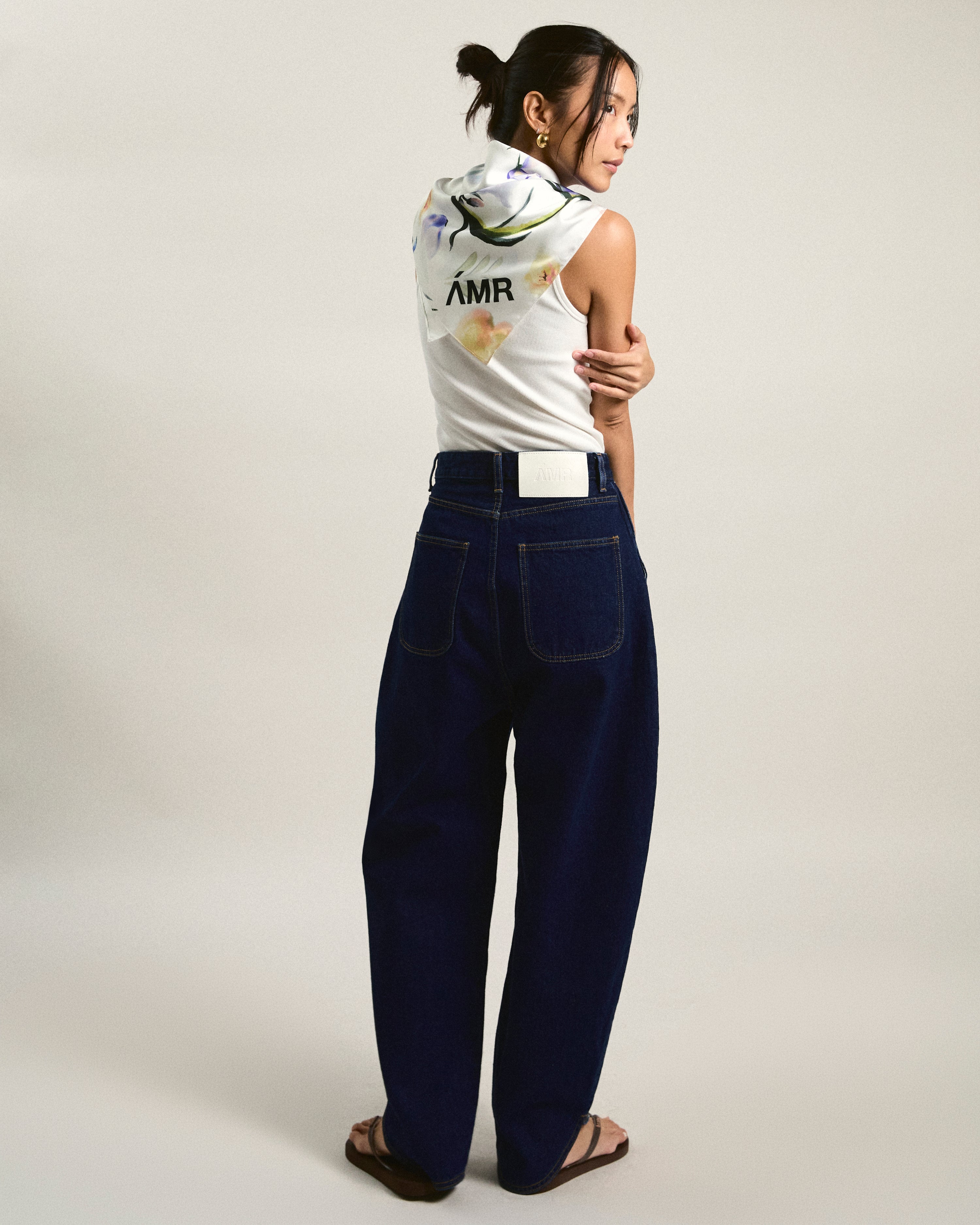 AMR DE SAISON ( AIMER ) - Barrel Jeans in Dark Denim