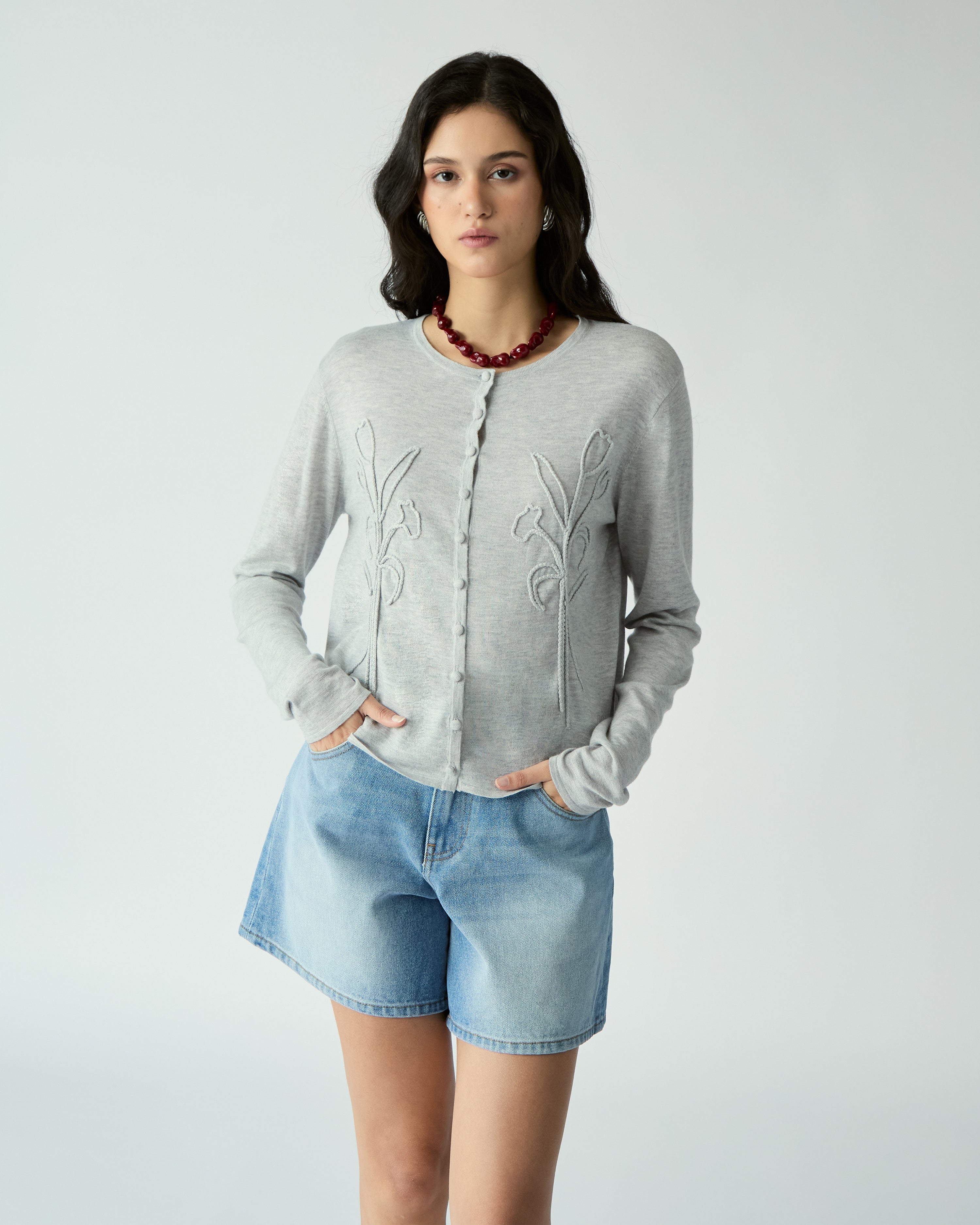 Le soleil d'été - AMR Embroidered Floral Cardigan in Light Grey