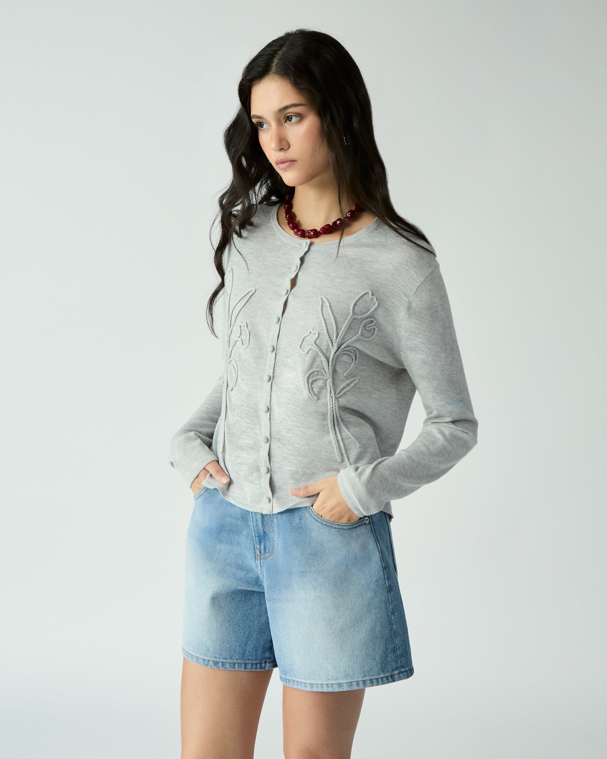 Le soleil d'ete - AMR Embroidered Floral Cardigan in Light Grey