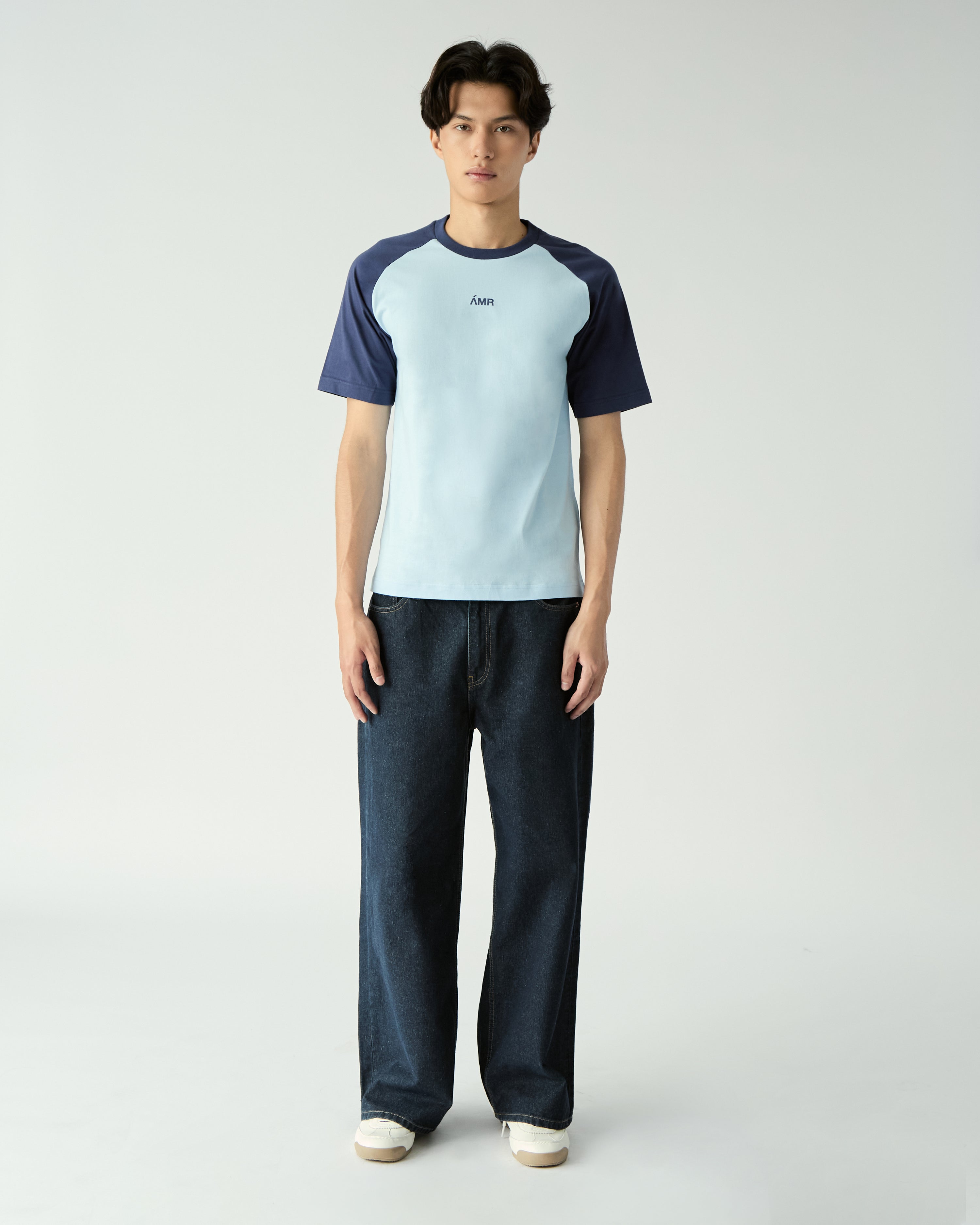 Decouvrir - AMR Contrast Raglan T-Shirt in Blue Navy