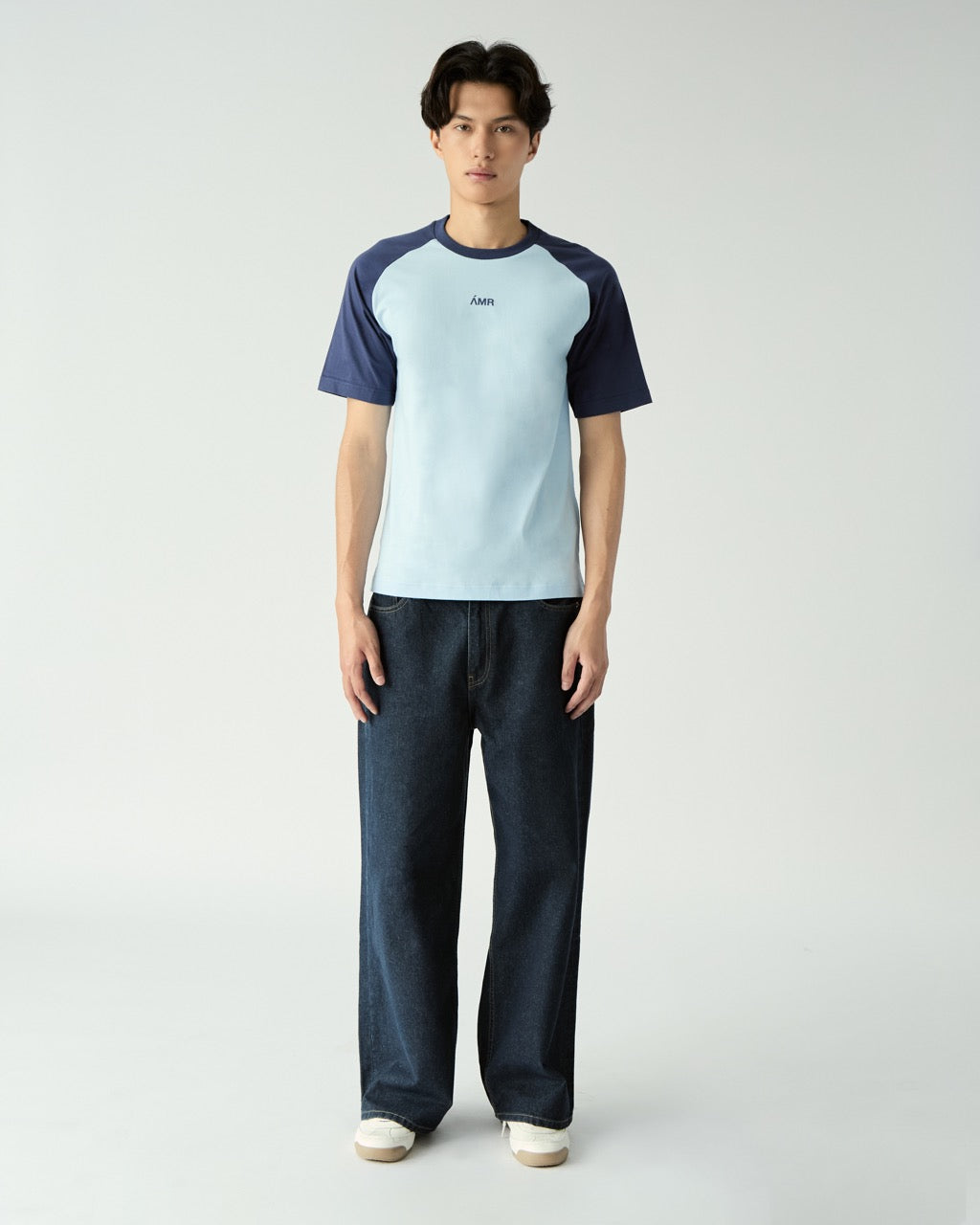 Decouvrir - AMR Contrast Raglan T-Shirt in Blue Navy
