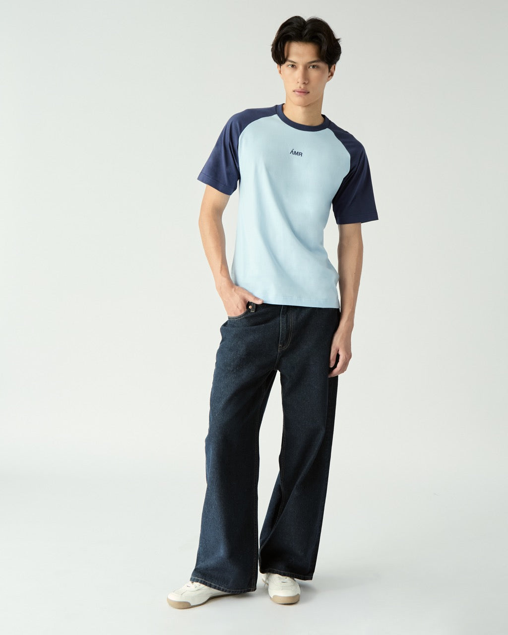 Decouvrir - AMR Contrast Raglan T-Shirt in Blue Navy